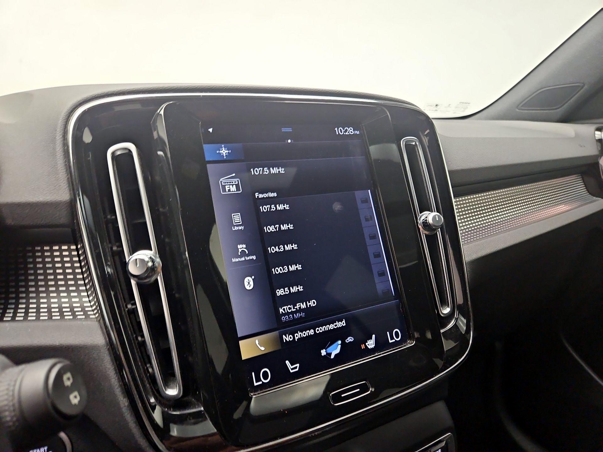 Thumbnail: 2020 Volvo XC40 - 16