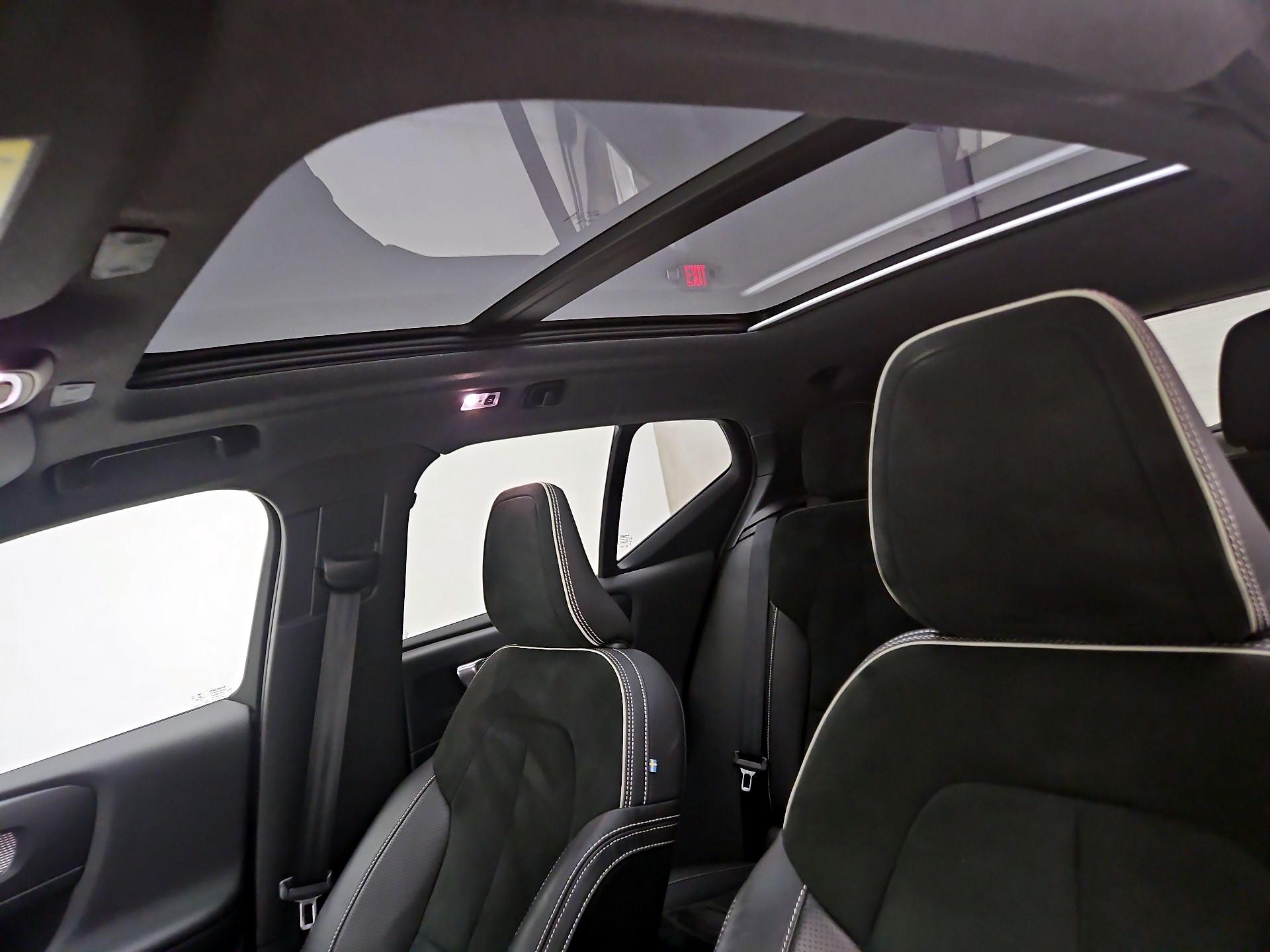 Thumbnail: 2020 Volvo XC40 - 20