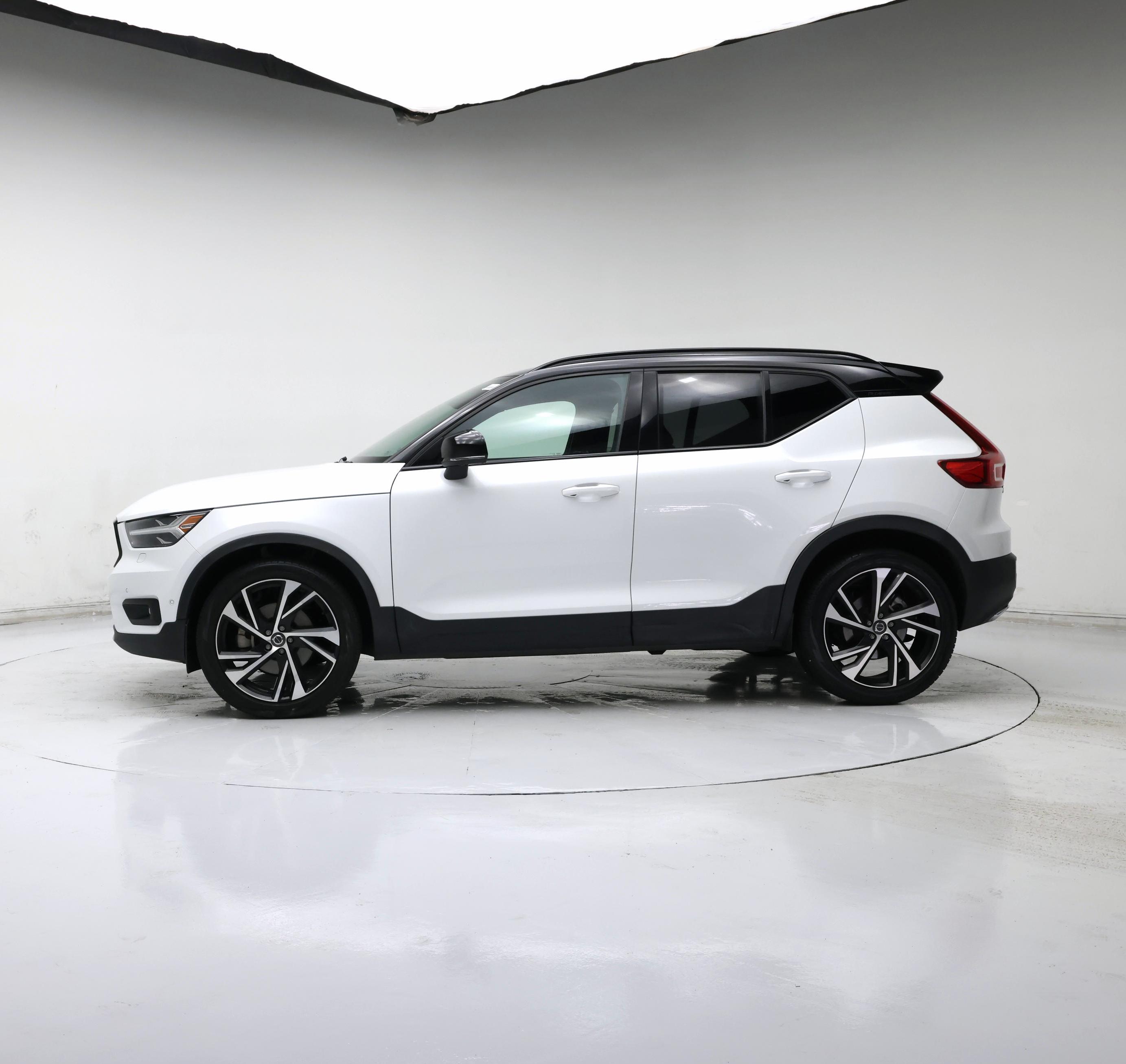 Thumbnail: 2020 Volvo XC40 - 3