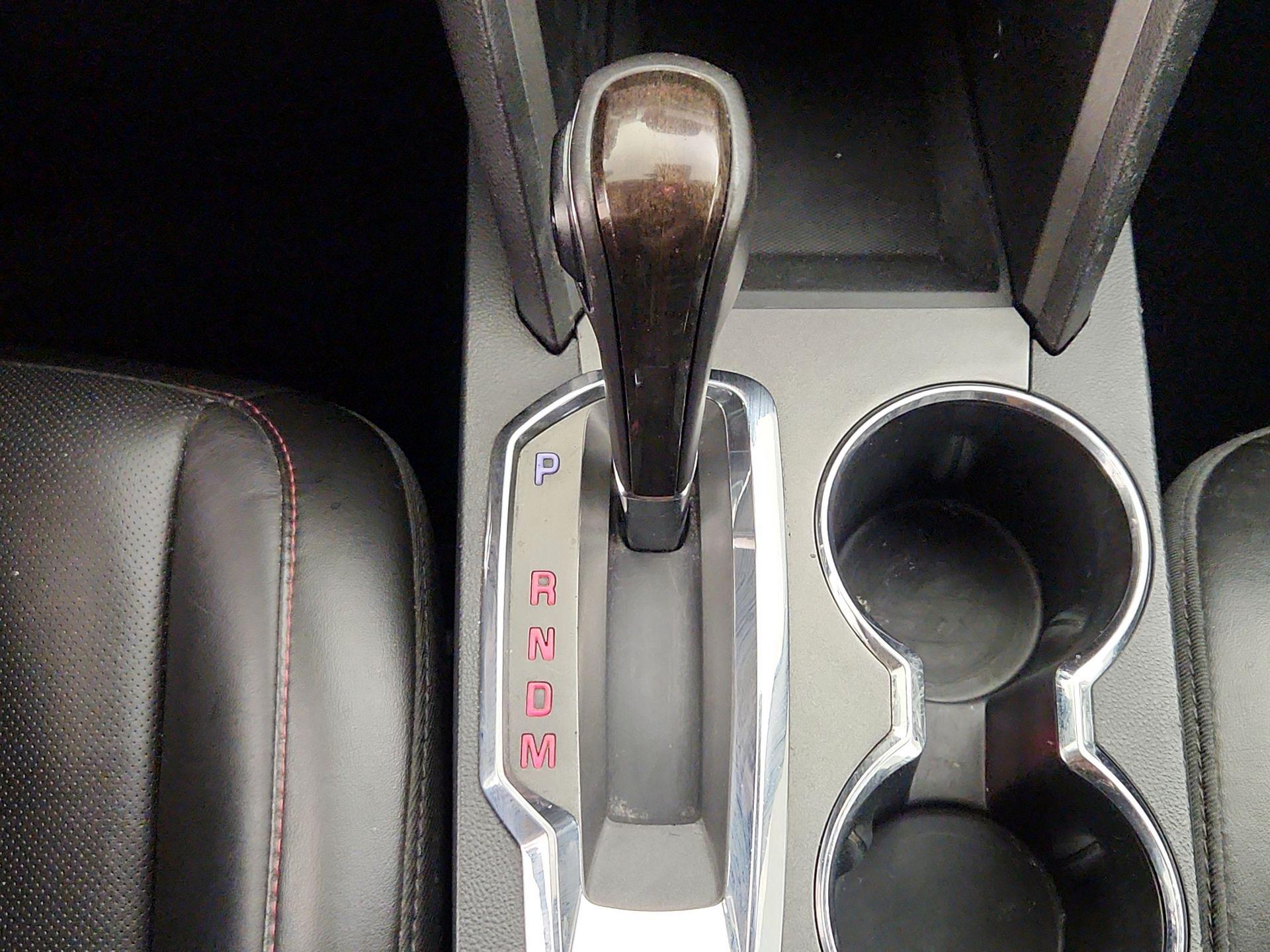 Thumbnail: 2015 GMC Terrain - 16