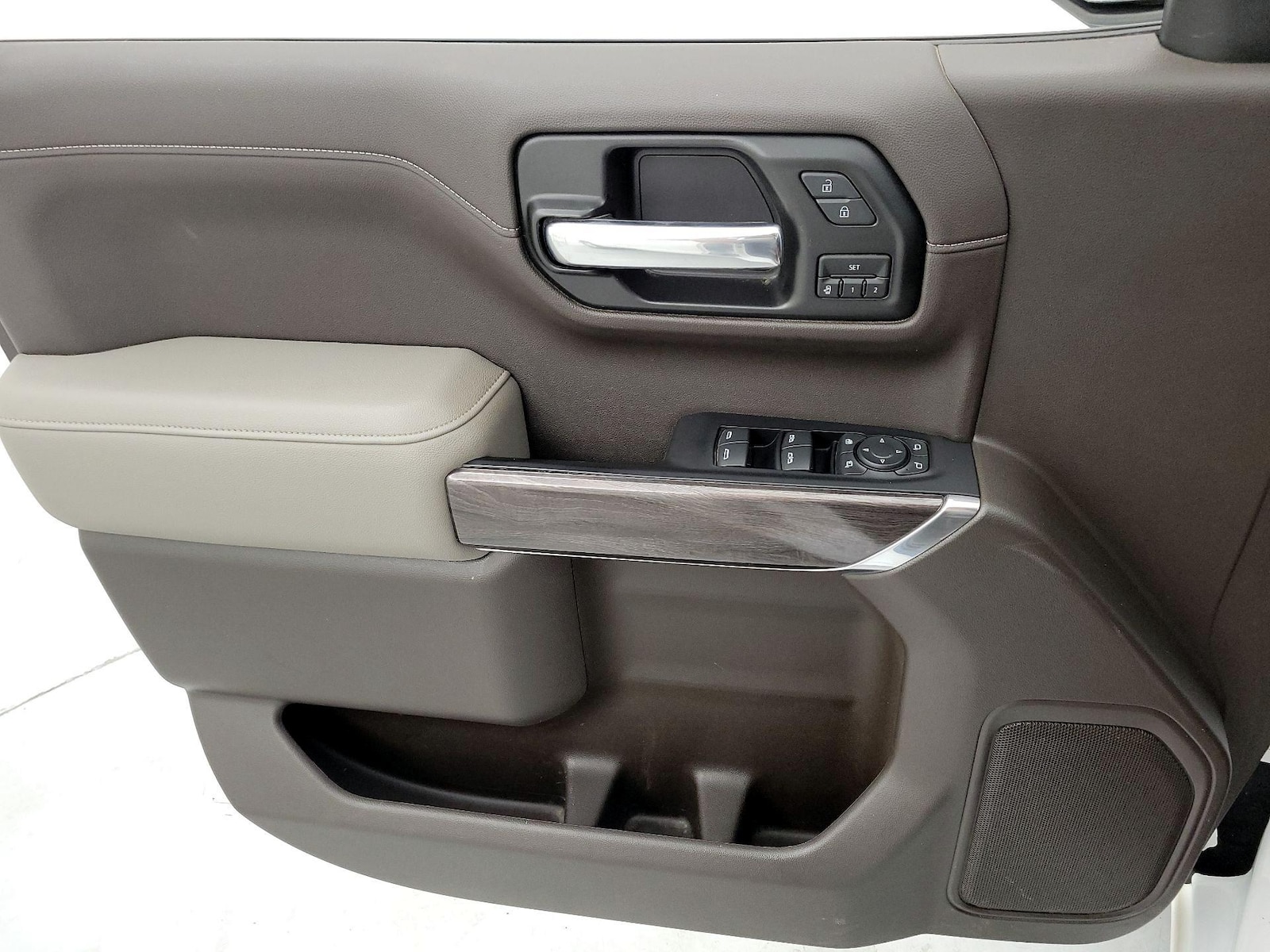 2020 Chevrolet Silverado 1500 LTZ - Photo 13