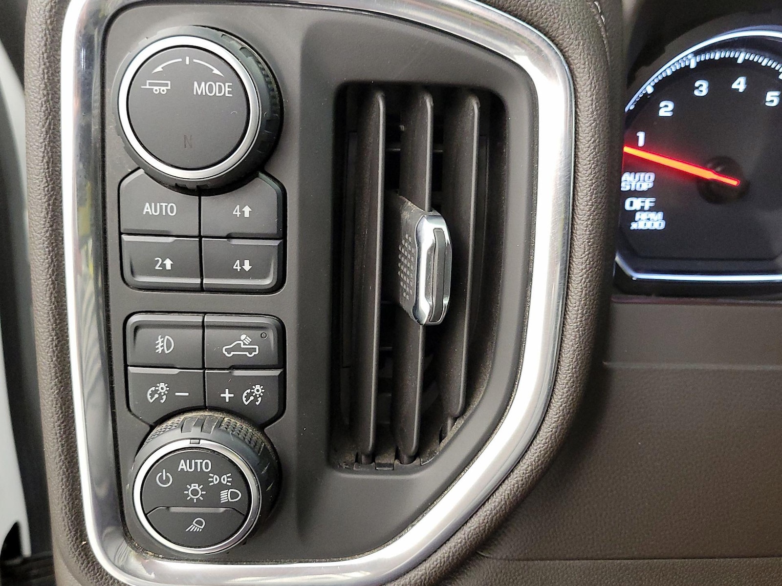2020 Chevrolet Silverado 1500 LTZ - Photo 14