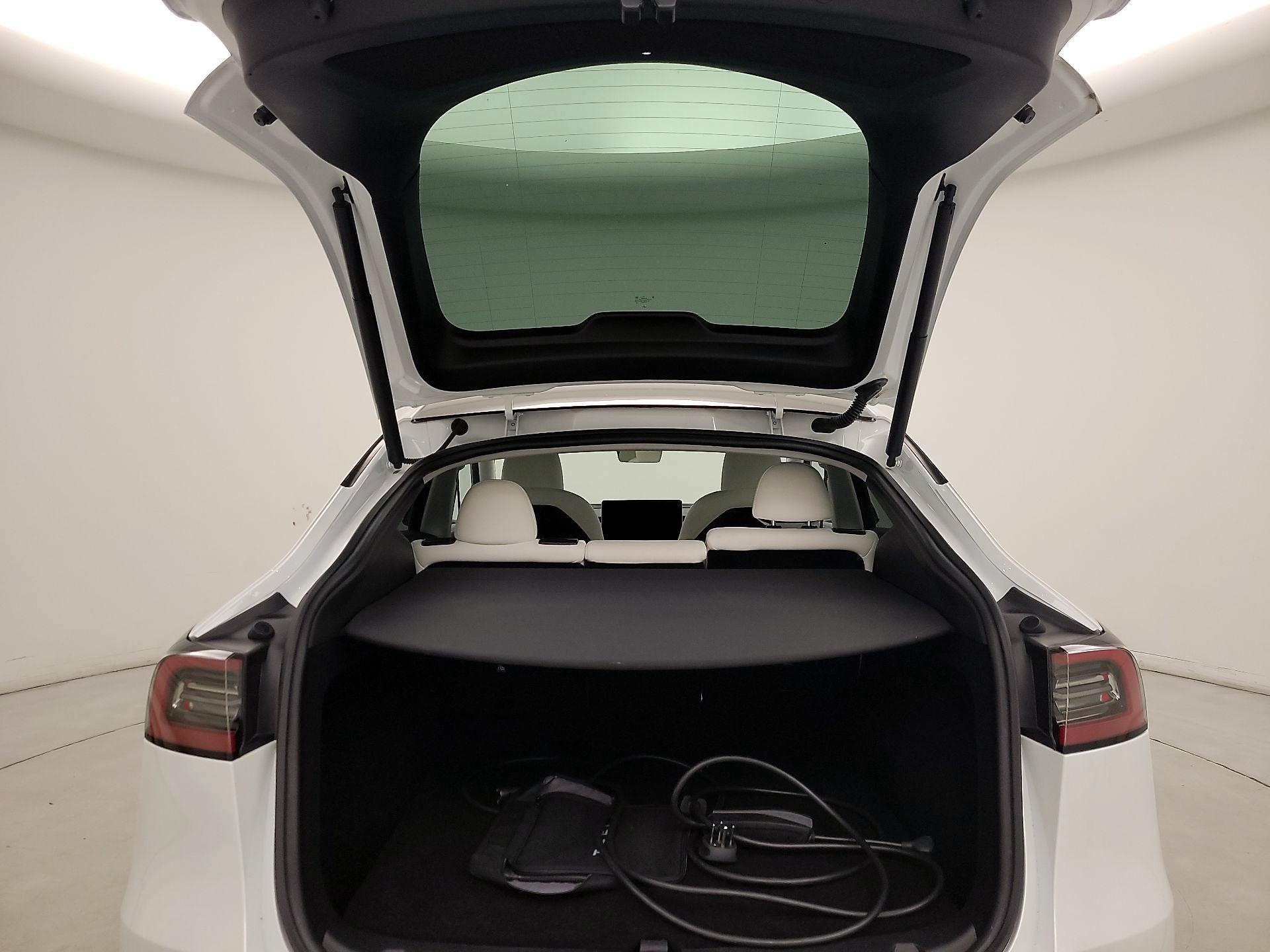 Thumbnail: 2023 Tesla Model Y - 18