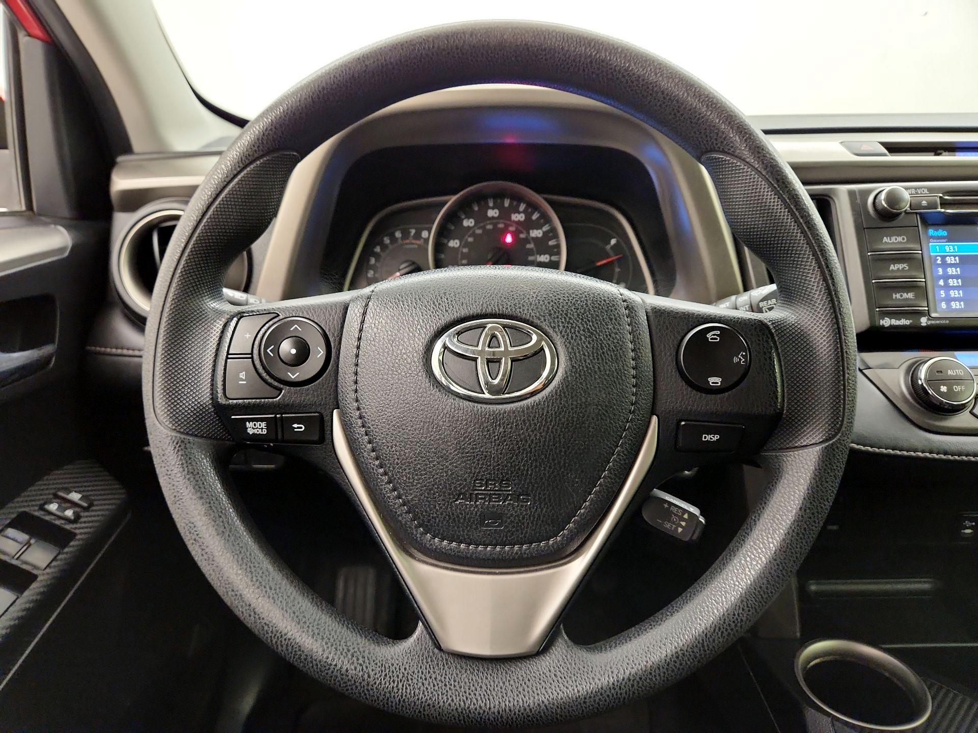 Thumbnail: 2015 Toyota RAV4 - 10