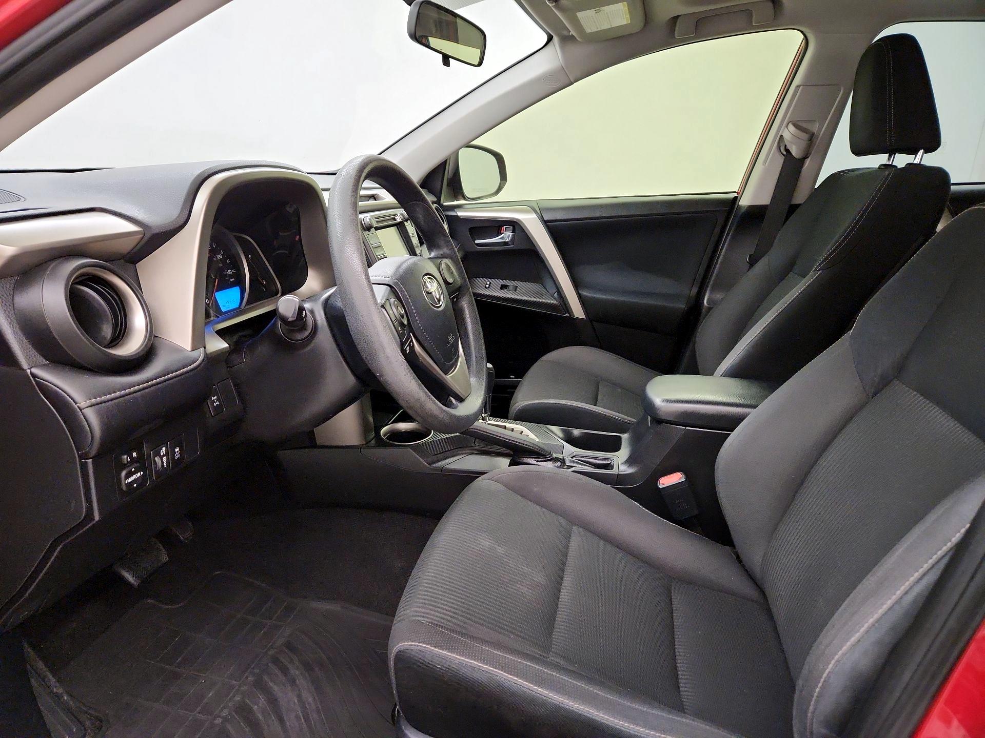 Thumbnail: 2015 Toyota RAV4 - 11