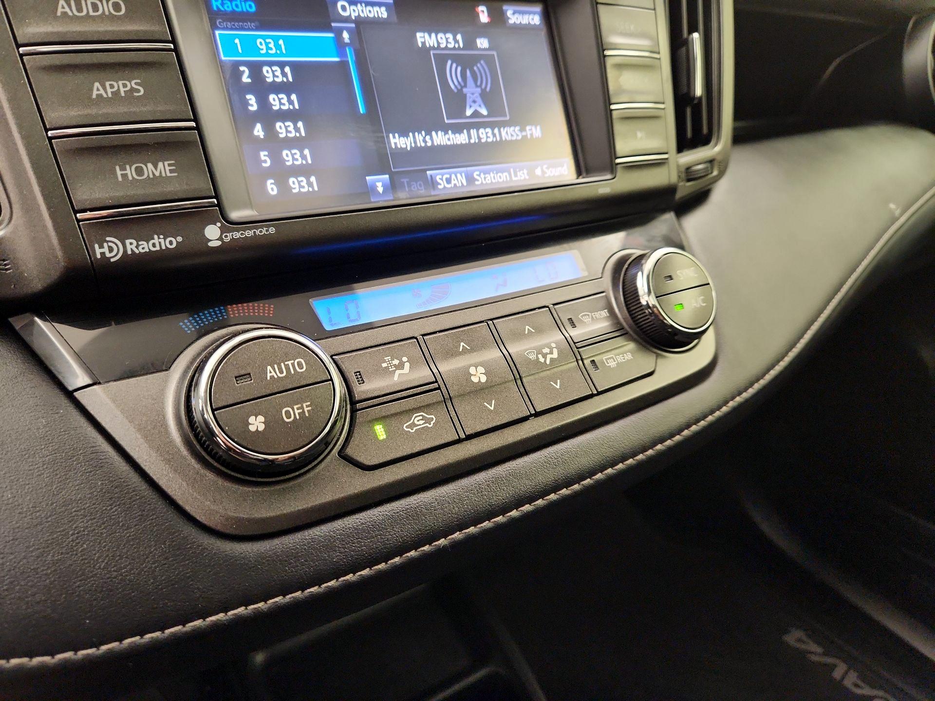 Thumbnail: 2015 Toyota RAV4 - 16