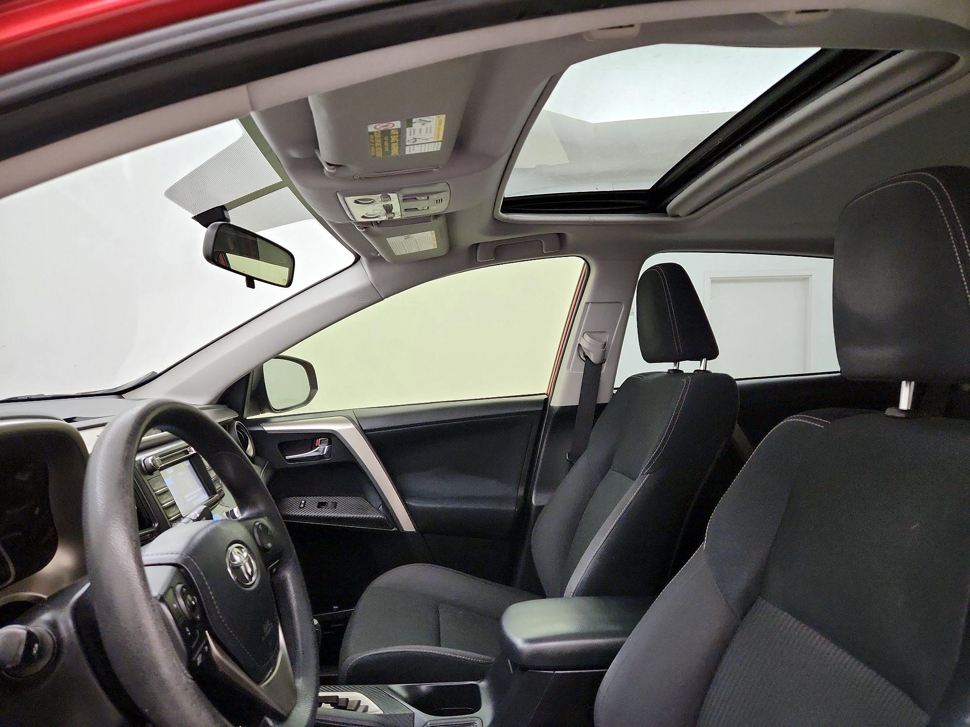 Thumbnail: 2015 Toyota RAV4 - 19