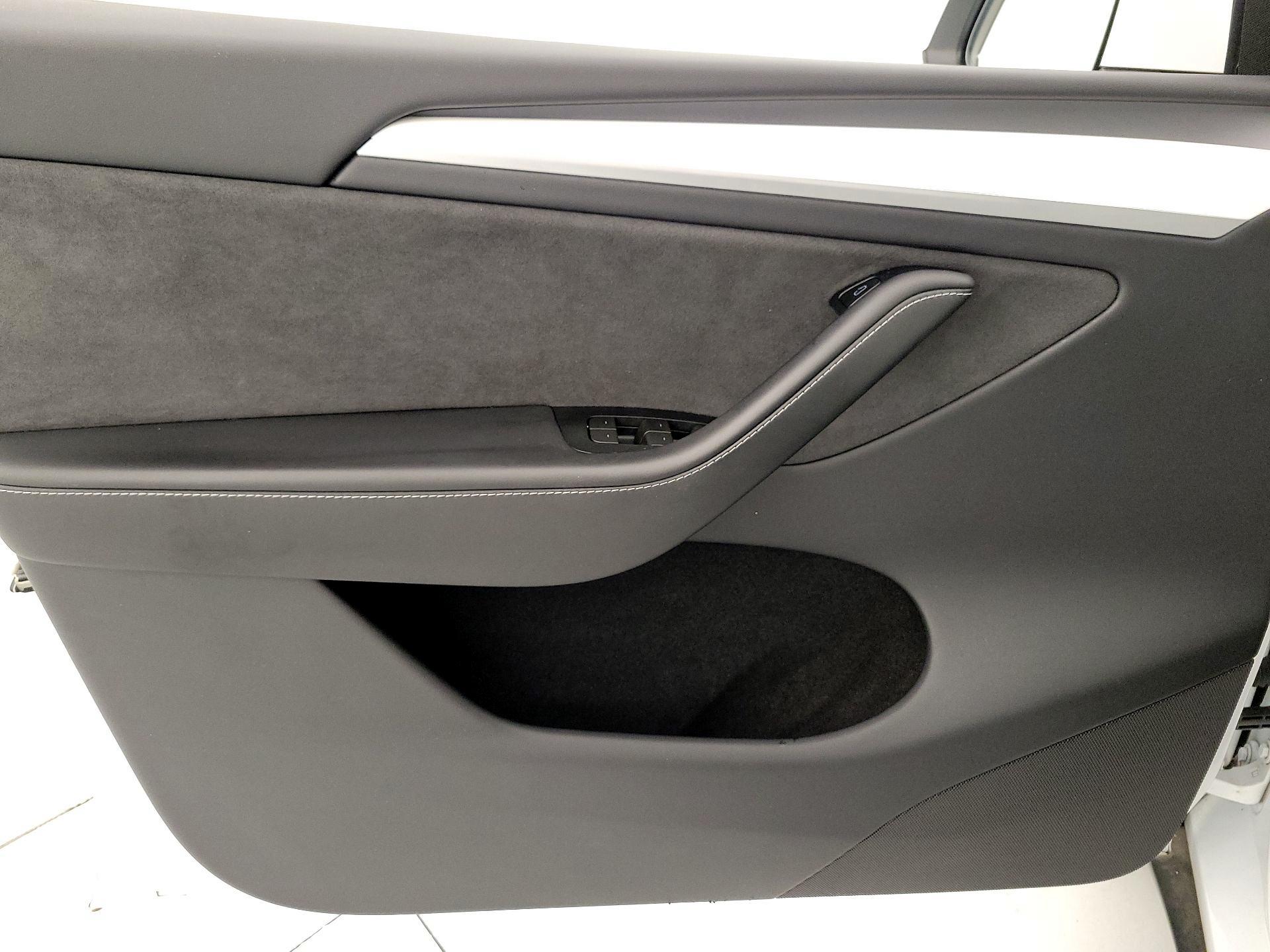 Thumbnail: 2023 Tesla Model Y - 12