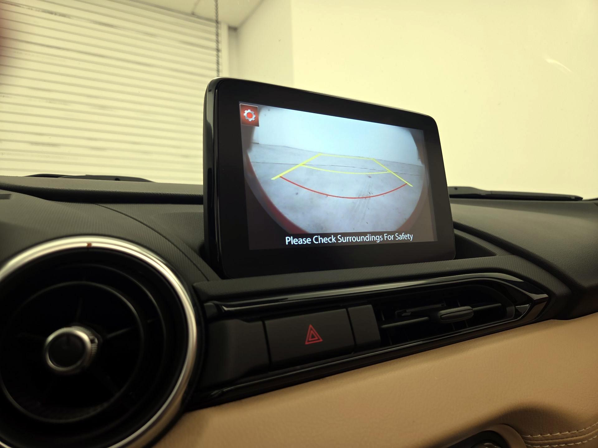 Thumbnail: 2019 Mazda MX-5 Miata - 15
