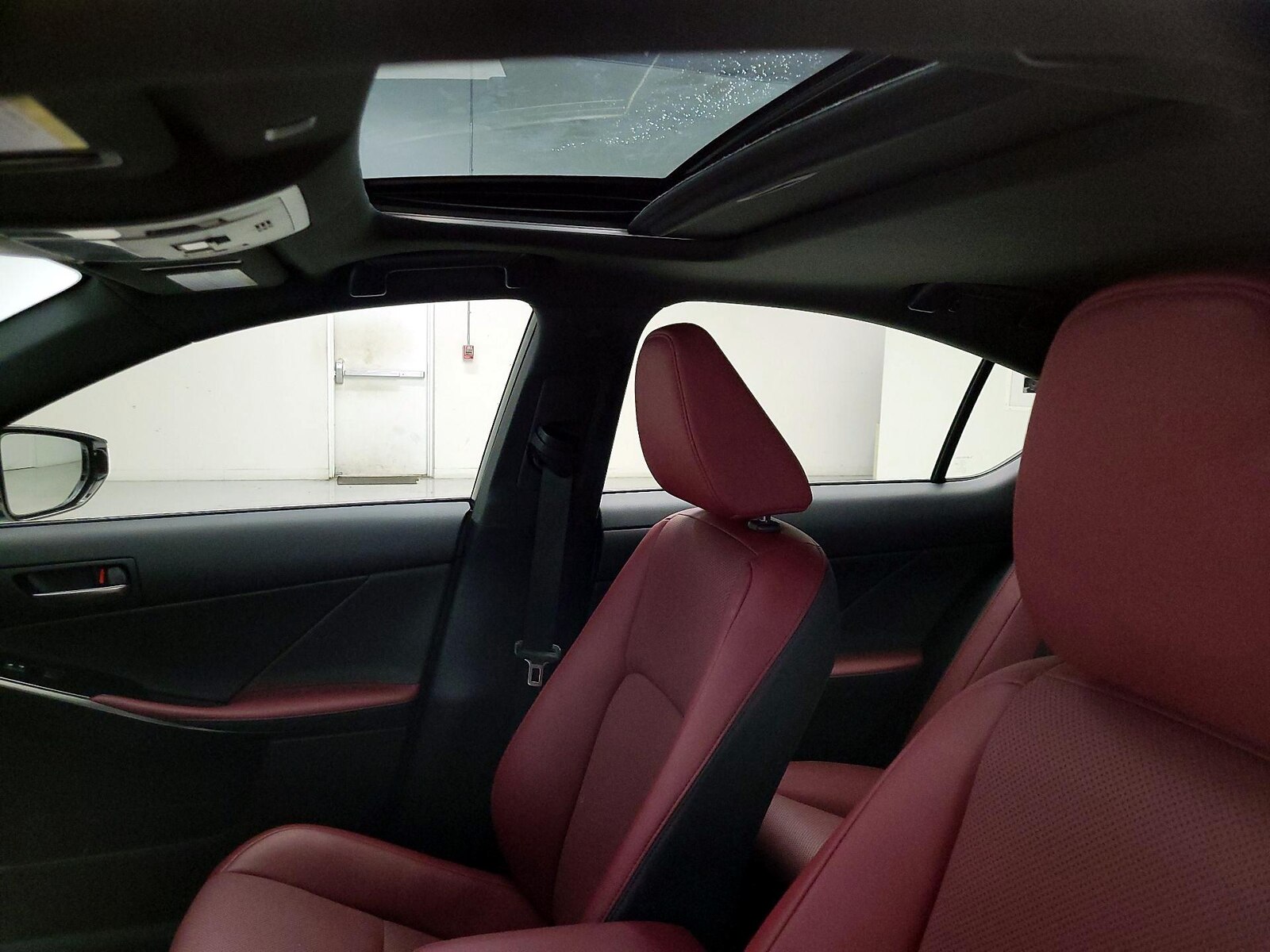 Sunroof(s) & Overhead Airbags