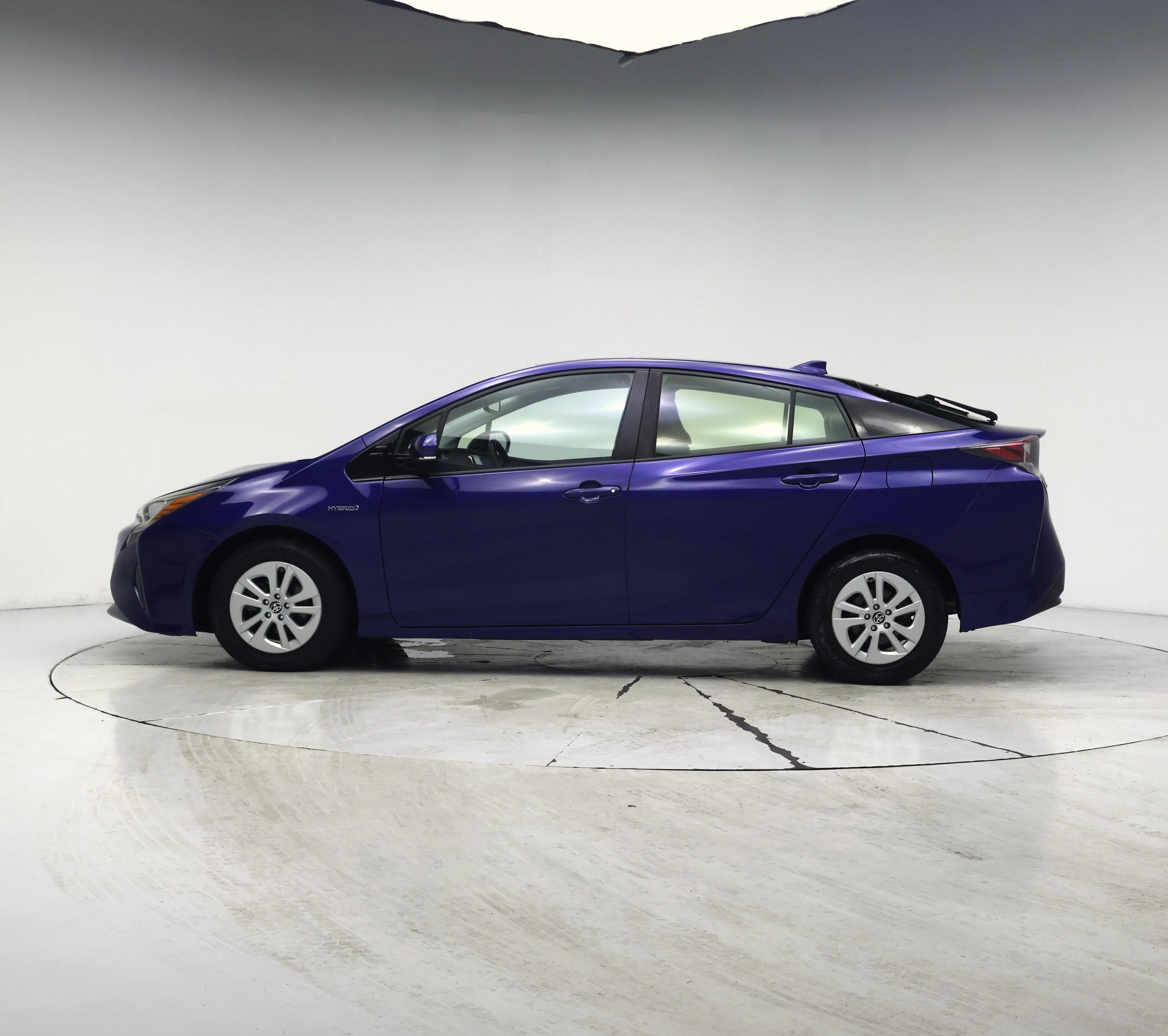 Thumbnail: 2018 Toyota Prius - 3