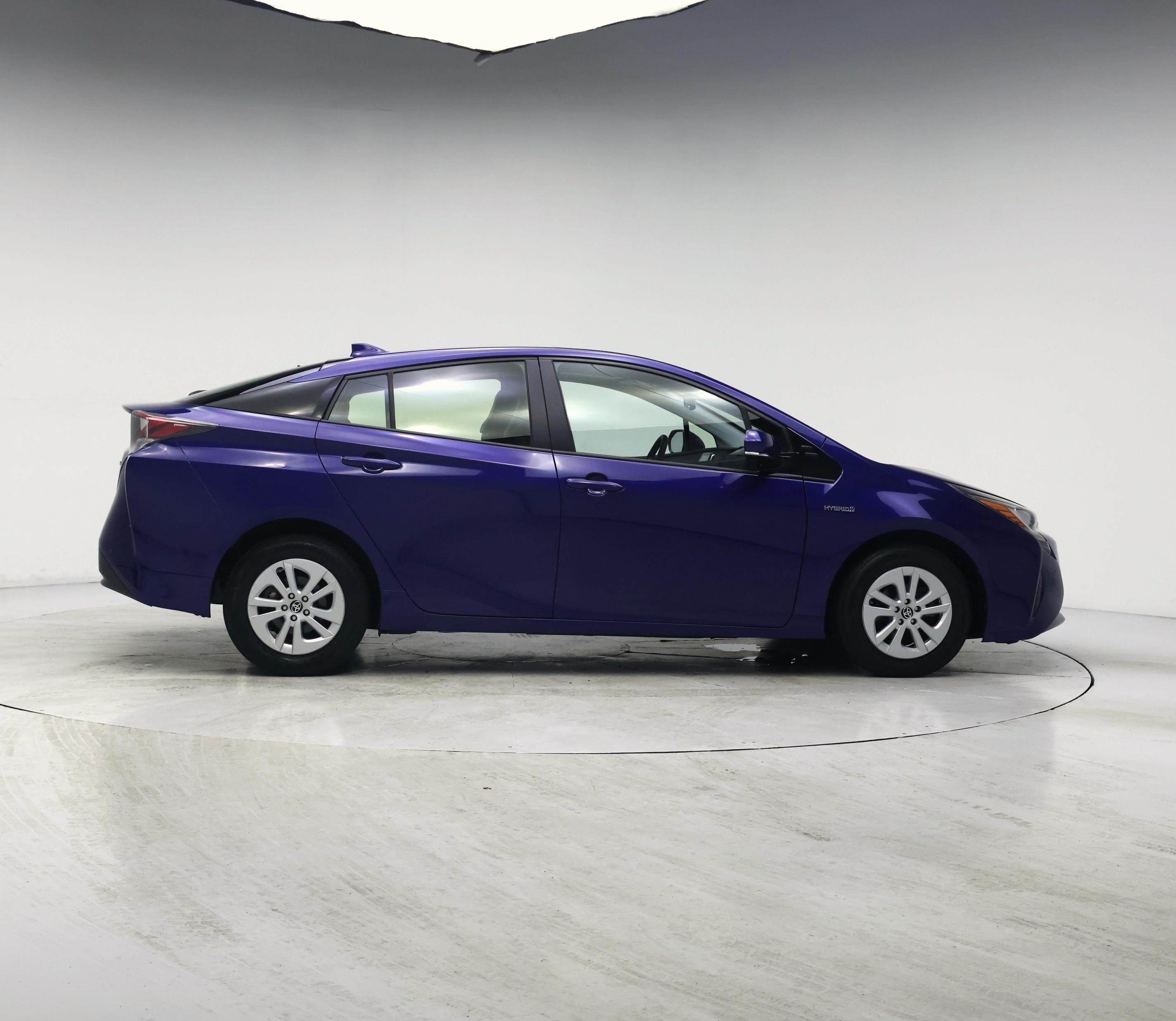 Thumbnail: 2018 Toyota Prius - 7