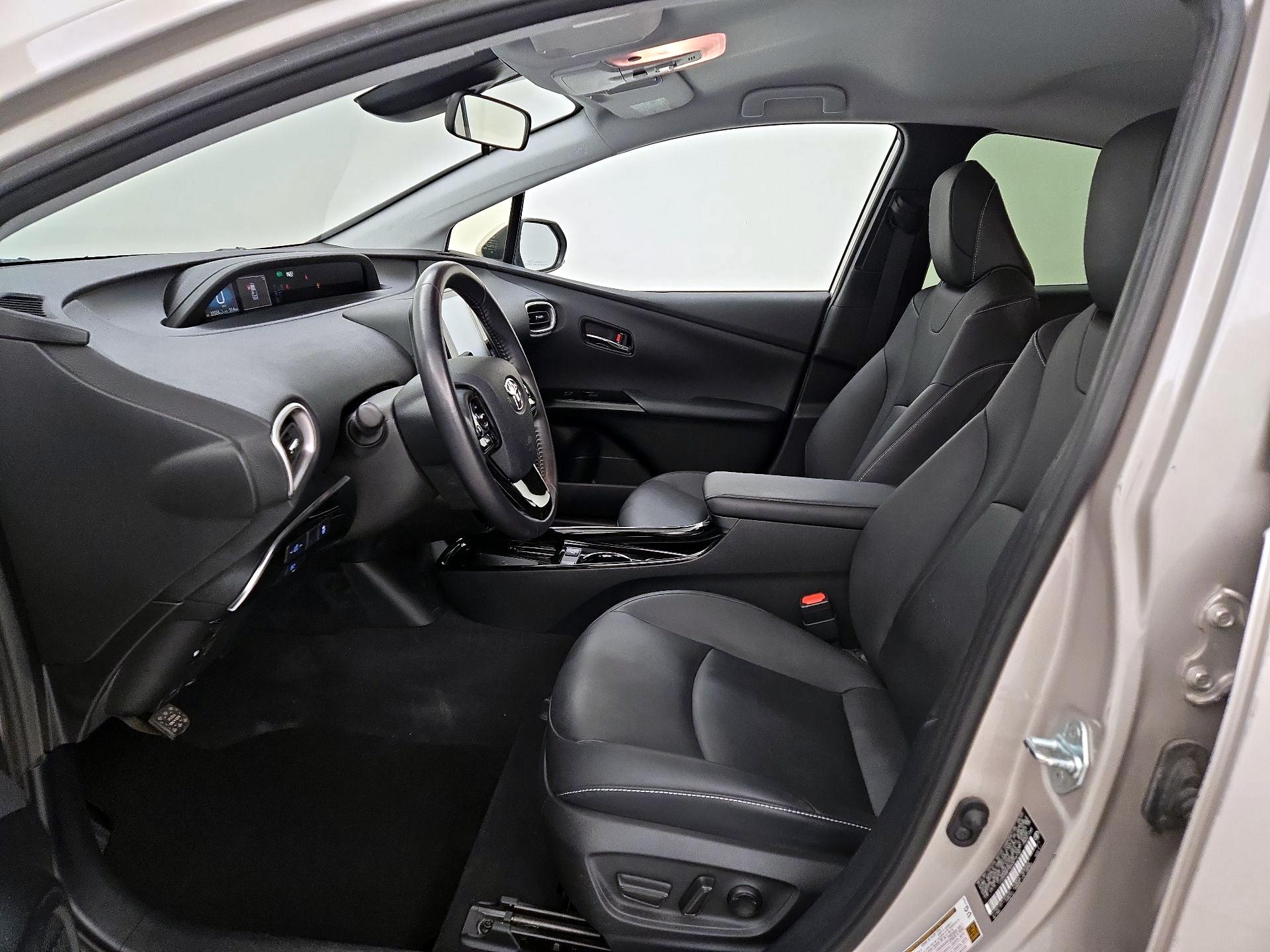 Thumbnail: 2022 Toyota Prius Prime - 11