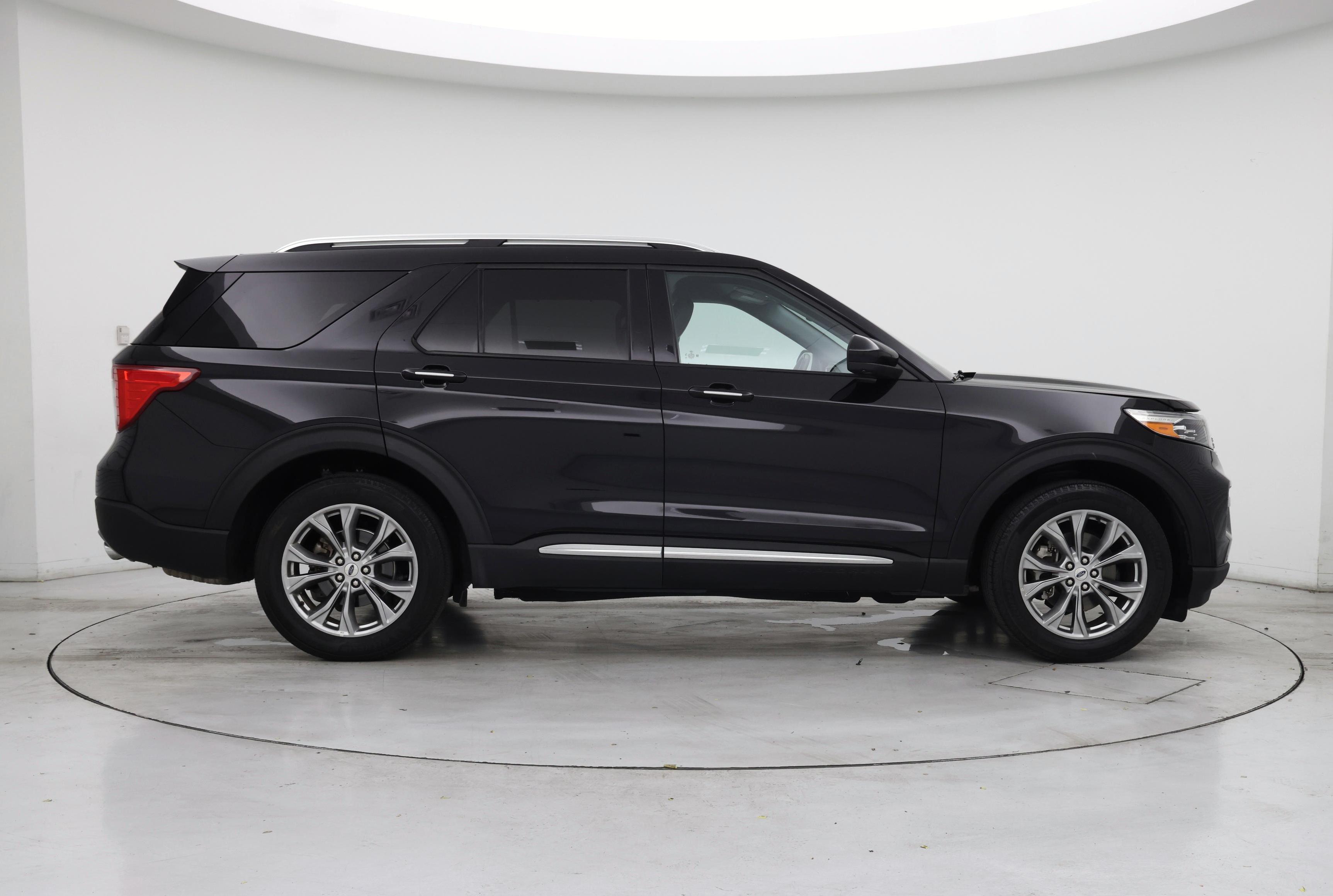 Thumbnail: 2022 Ford Explorer - 7