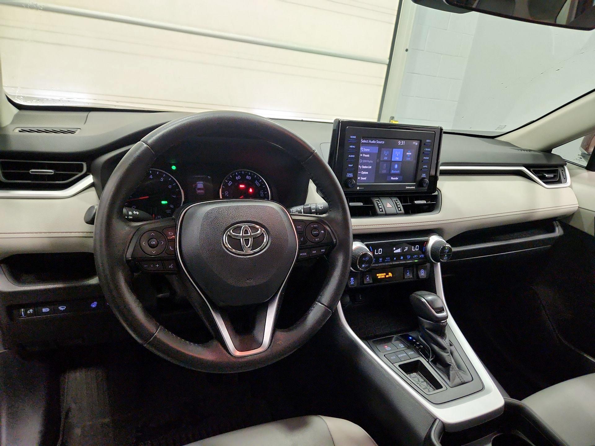 Thumbnail: 2021 Toyota RAV4 - 9