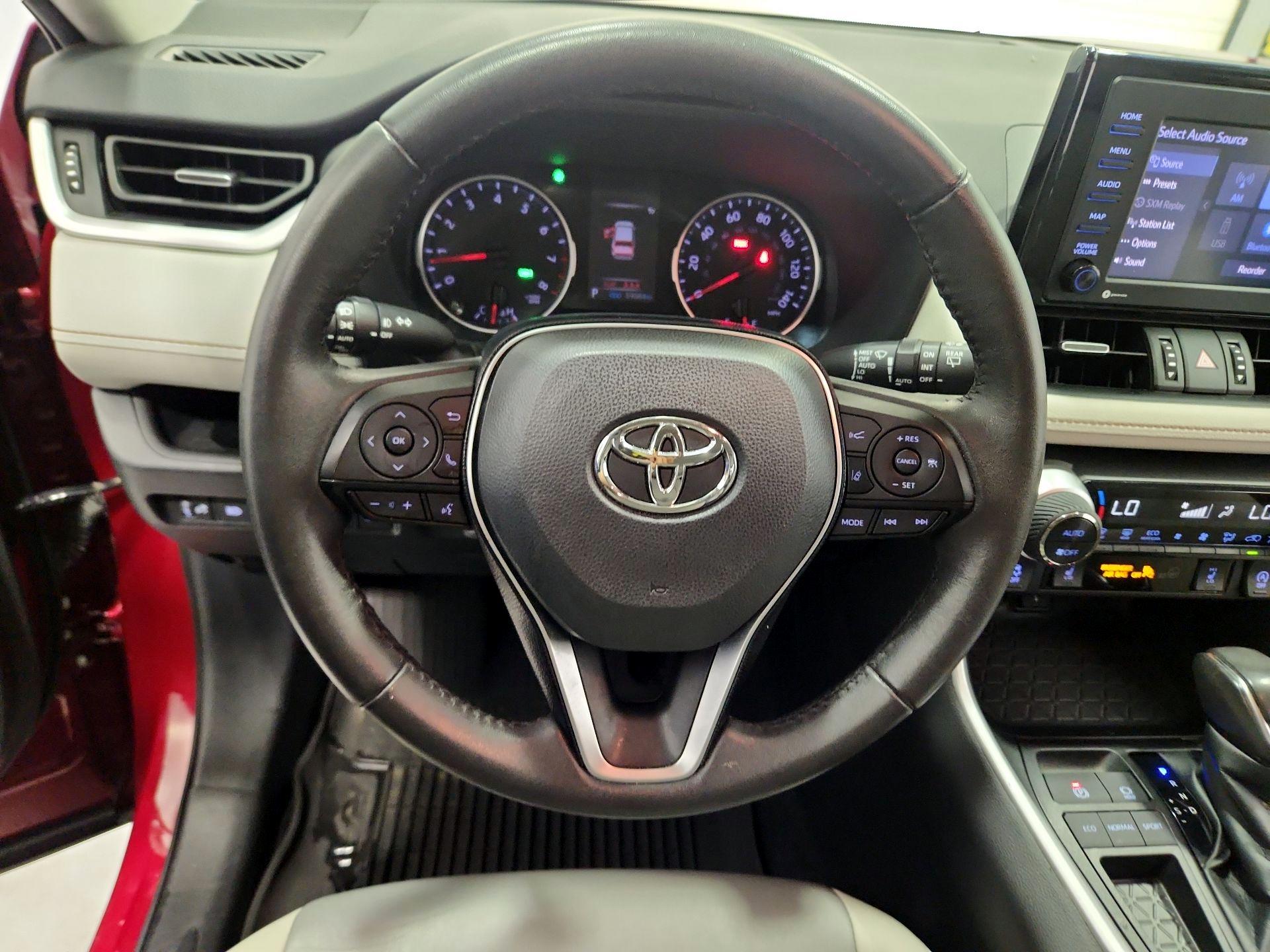 Thumbnail: 2021 Toyota RAV4 - 10