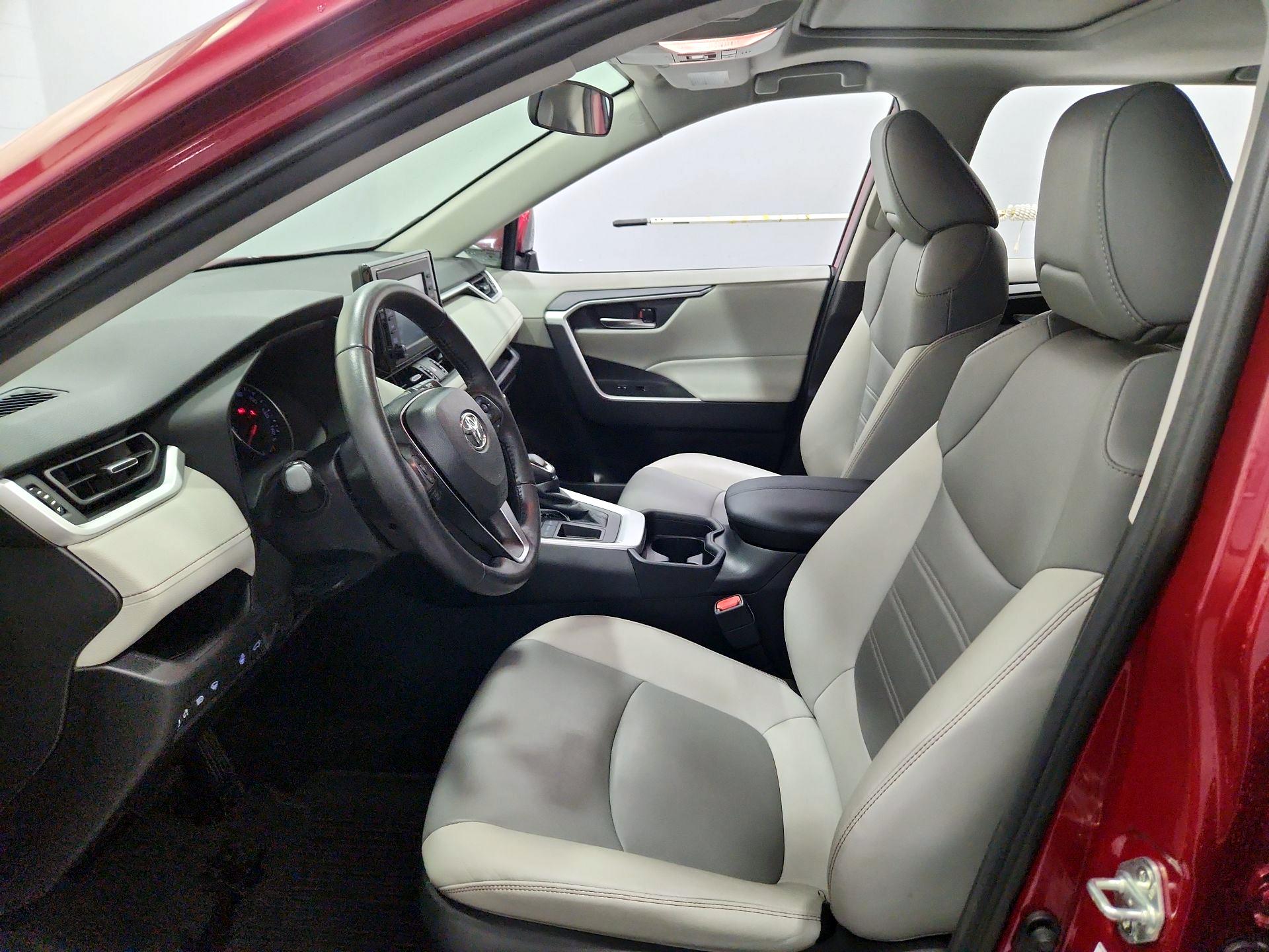 Thumbnail: 2021 Toyota RAV4 - 11