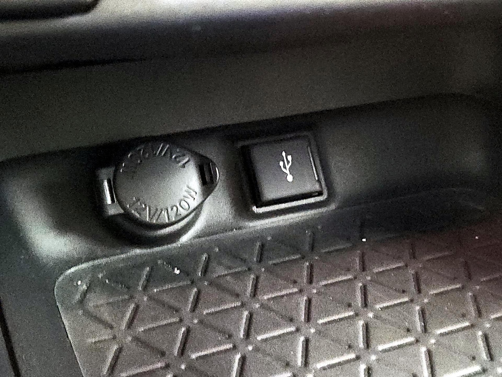 2021 Toyota RAV4 XLE Premium - Photo 20