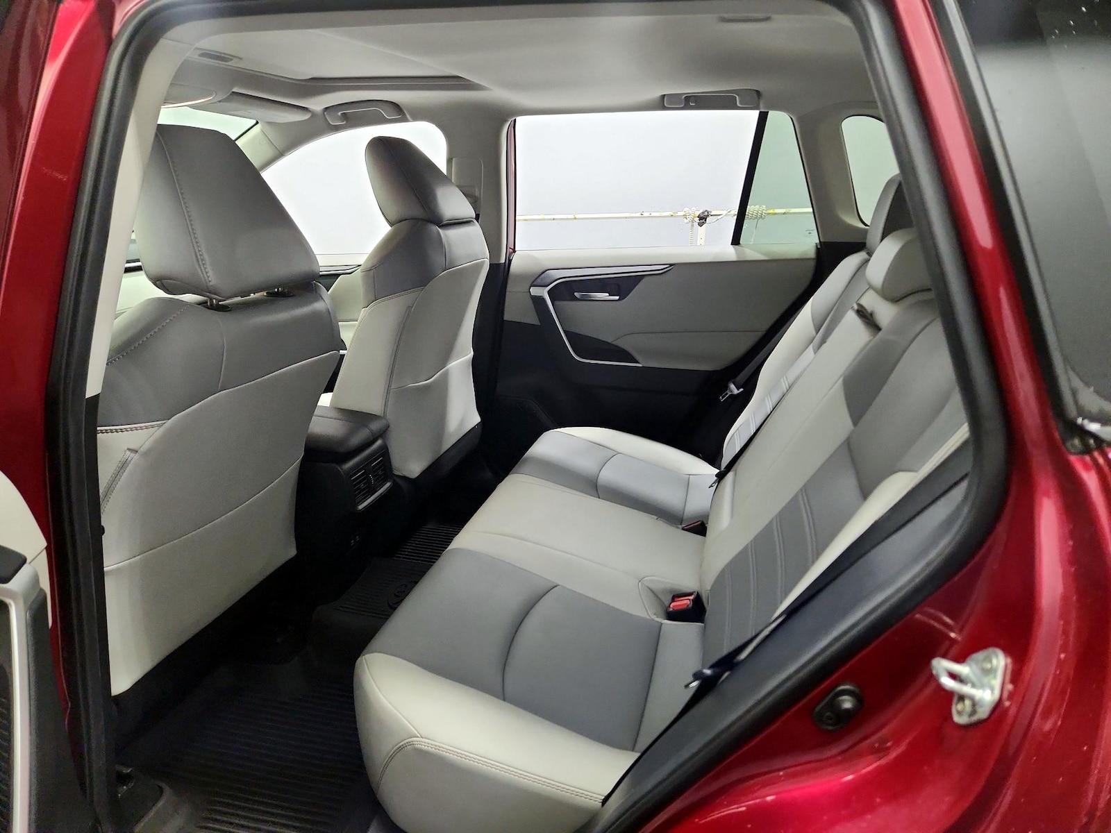 2021 Toyota RAV4 XLE Premium - Photo 22