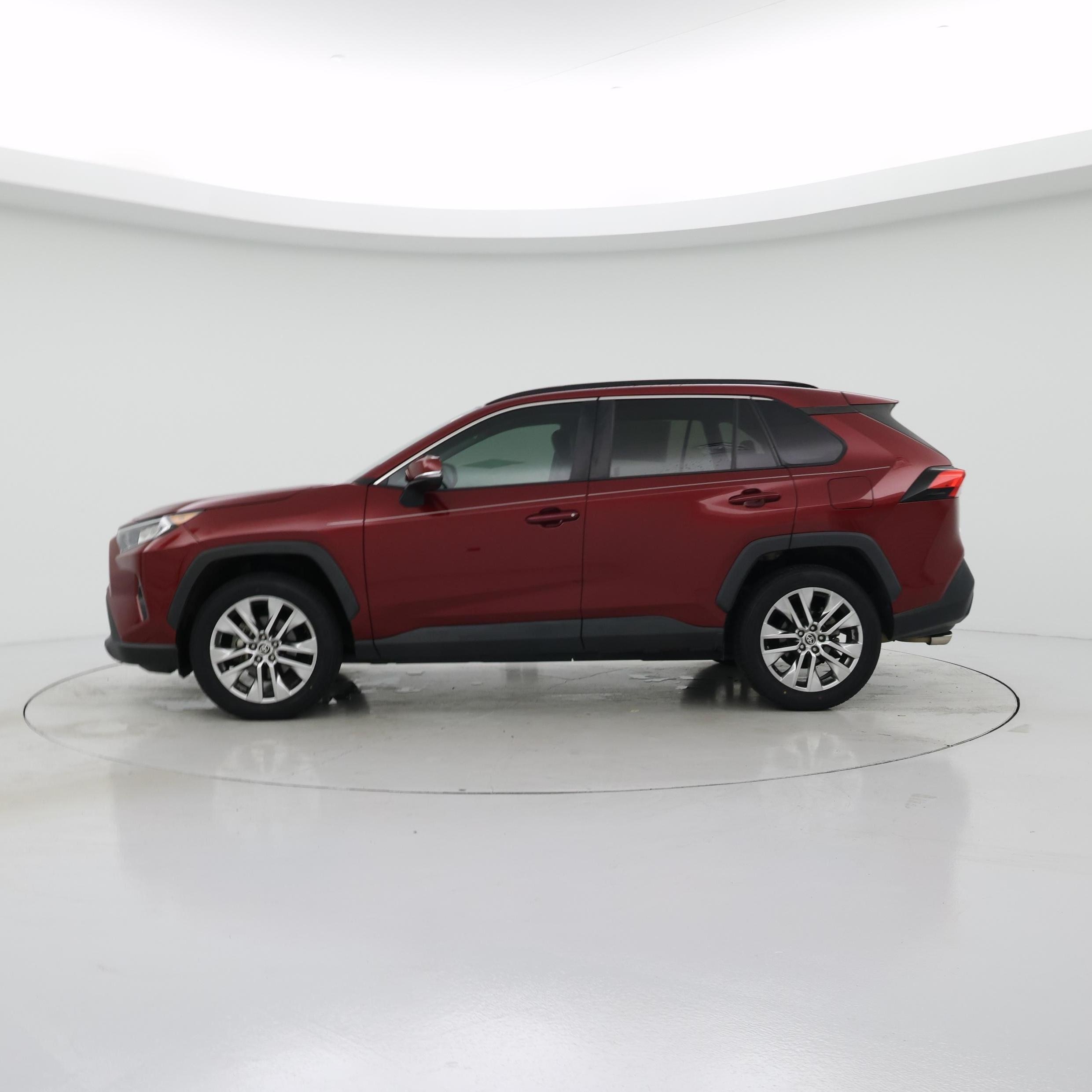 Thumbnail: 2021 Toyota RAV4 - 3