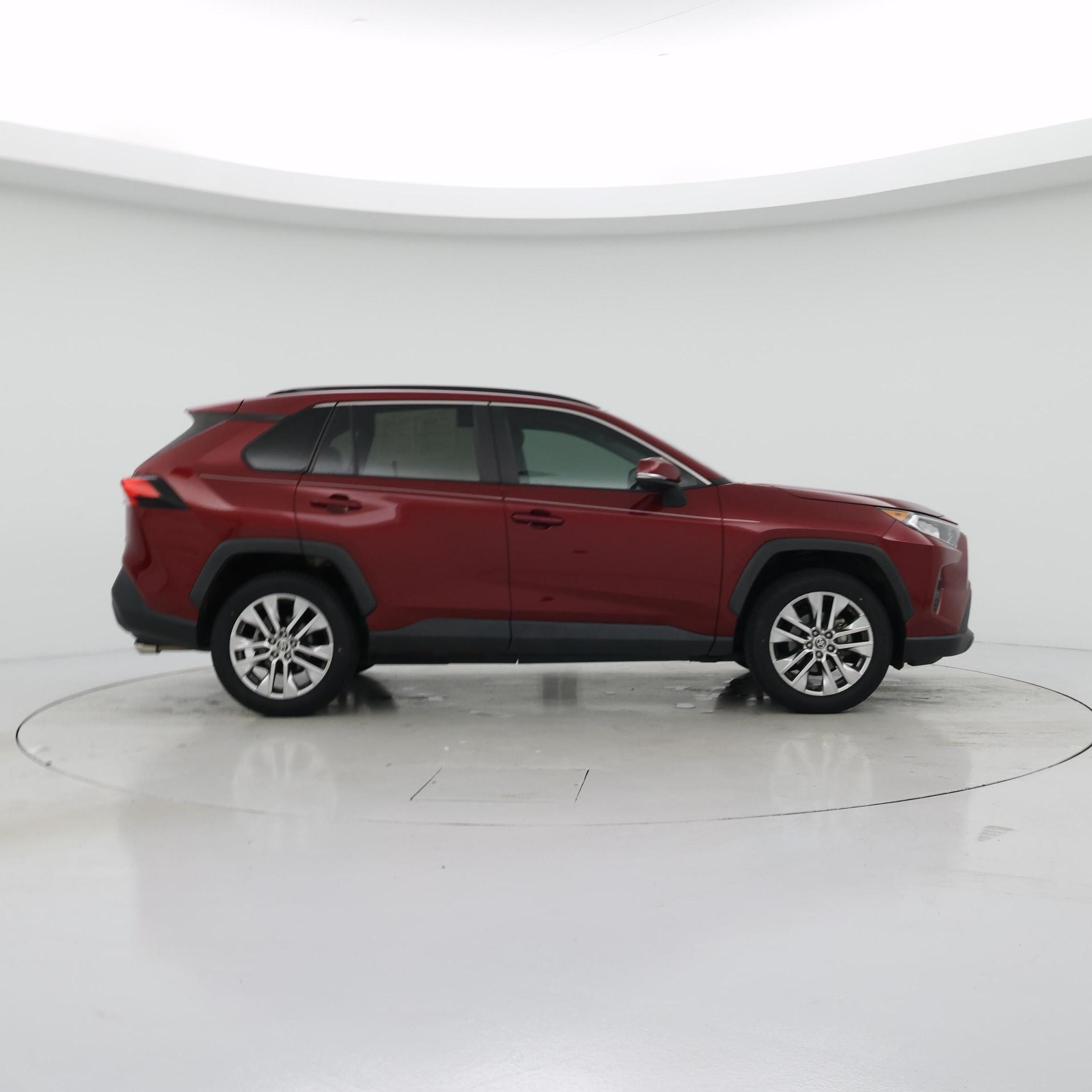 Thumbnail: 2021 Toyota RAV4 - 7