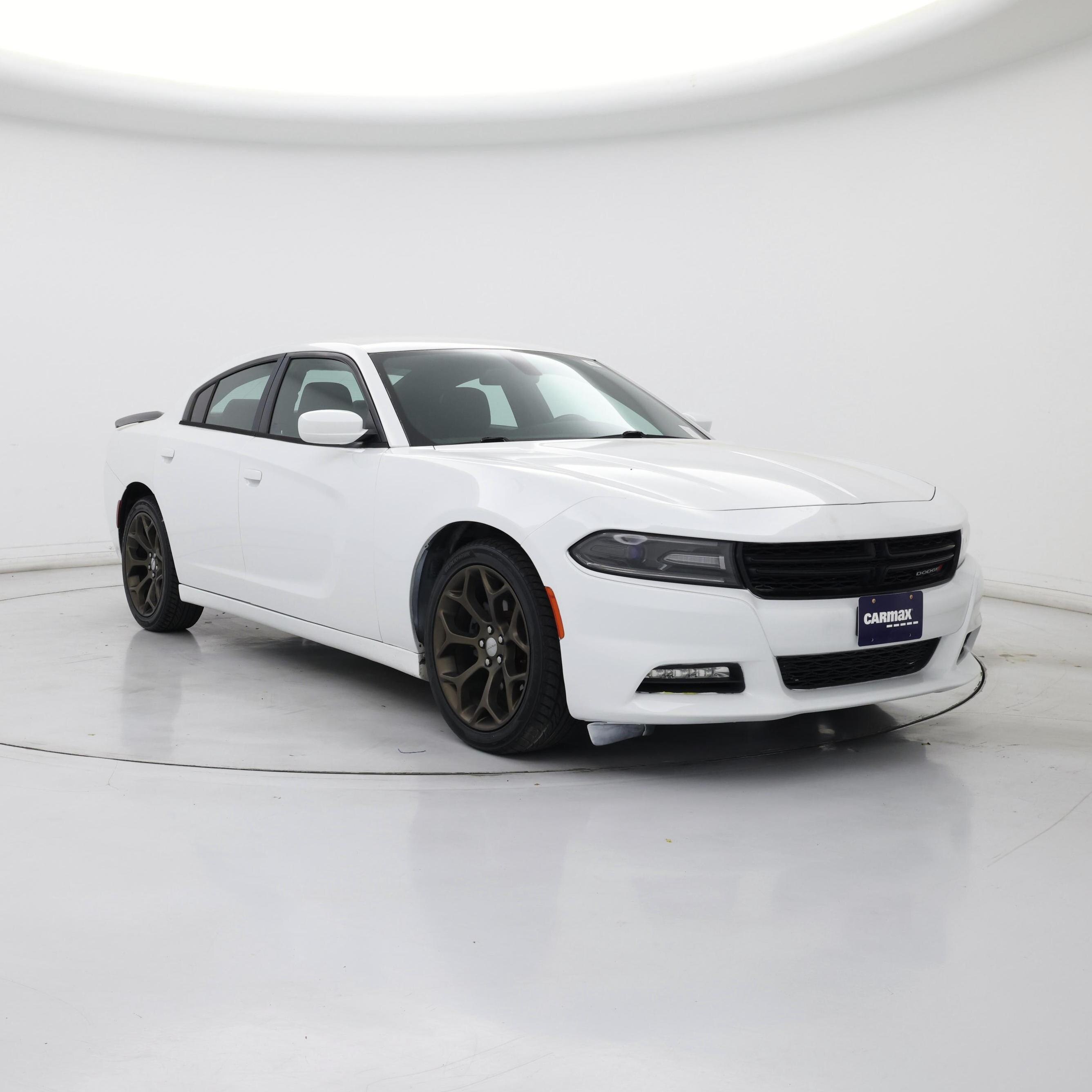 White 2015 Dodge Charger Sedan Rear-Wheel Drive Automatic