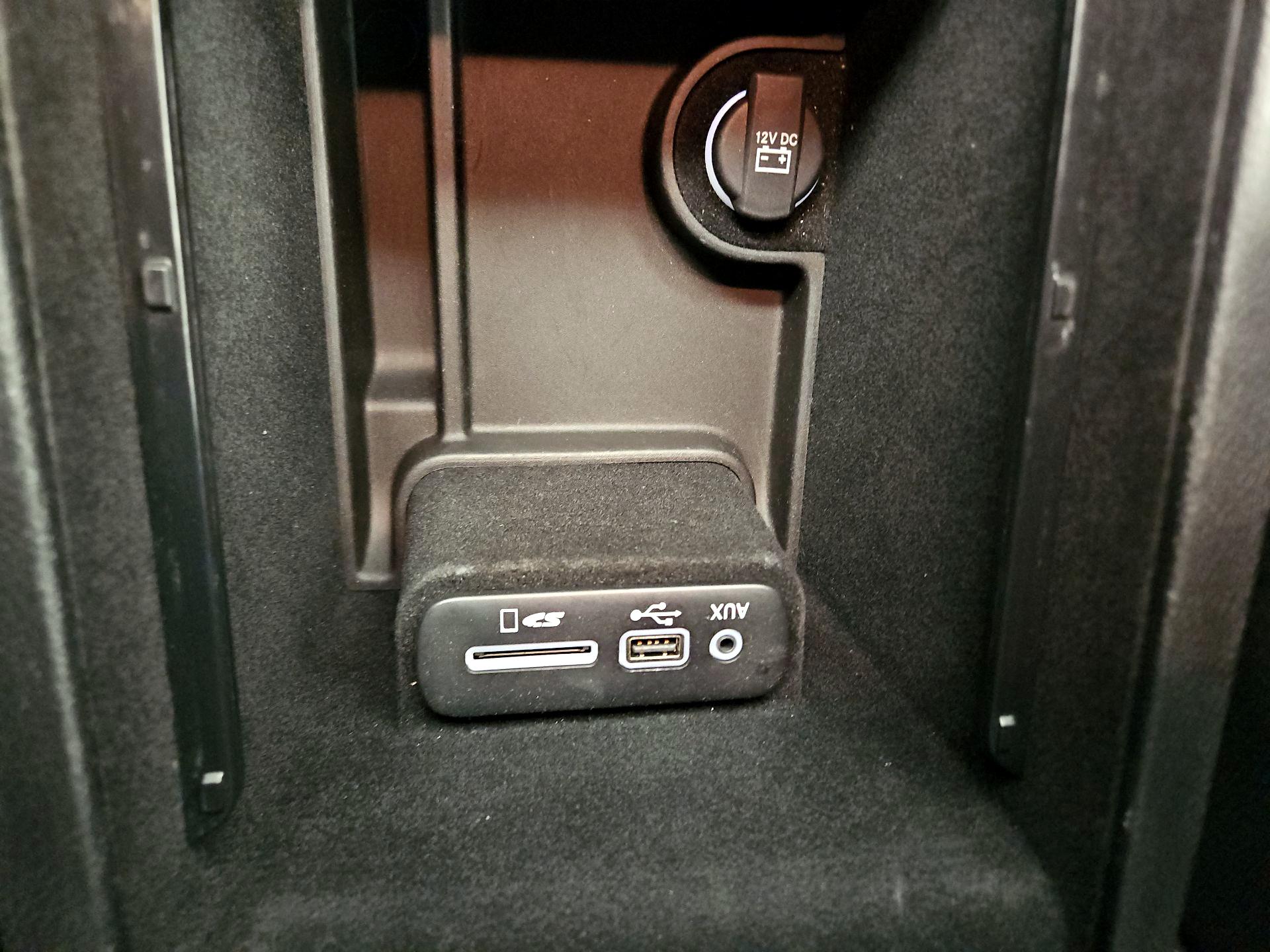 Thumbnail: 2015 Dodge Charger - 17