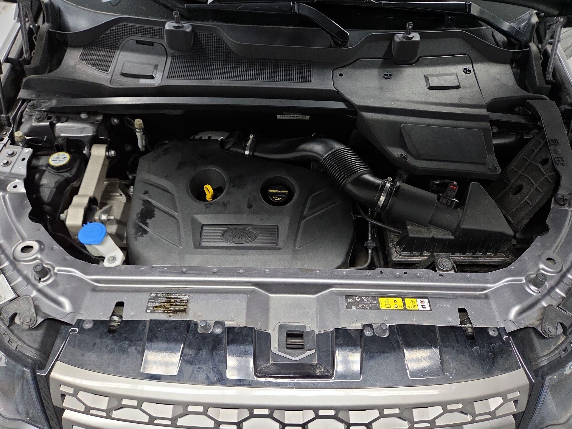 Thumbnail: 2016 Land Rover Discovery Sport - 20