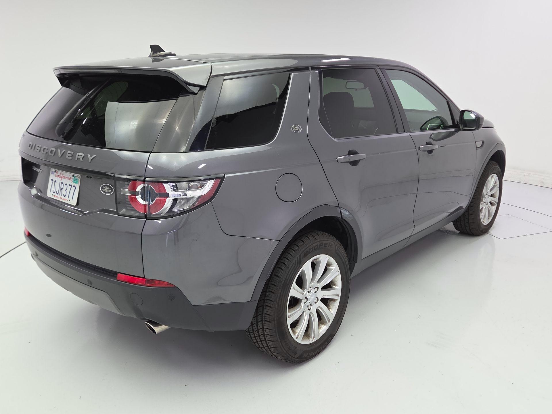 Thumbnail: 2016 Land Rover Discovery Sport - 5