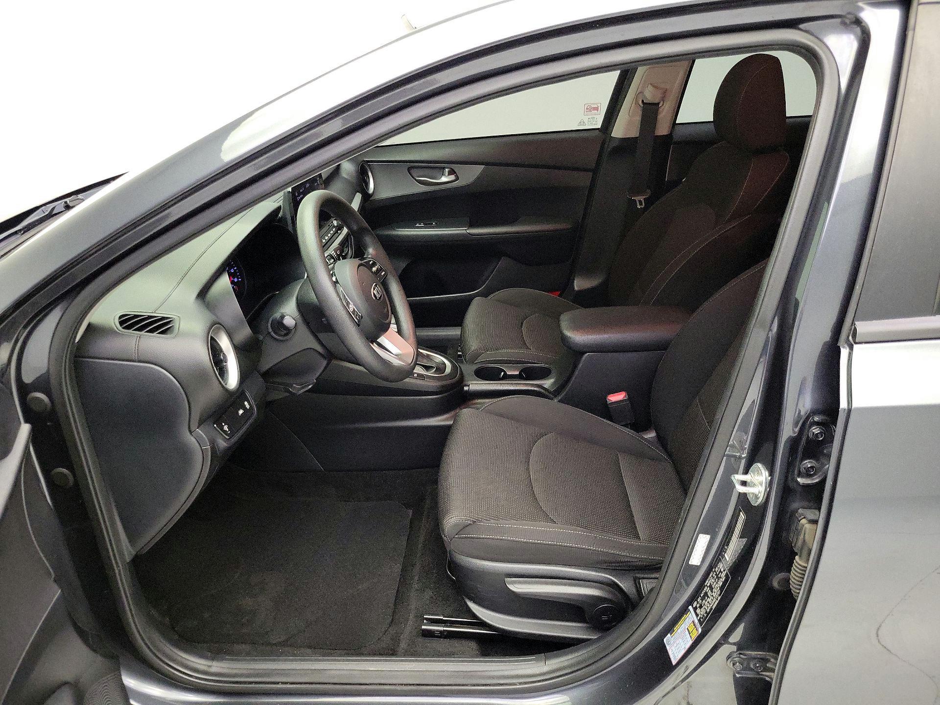 Thumbnail: 2019 Kia Forte - 11