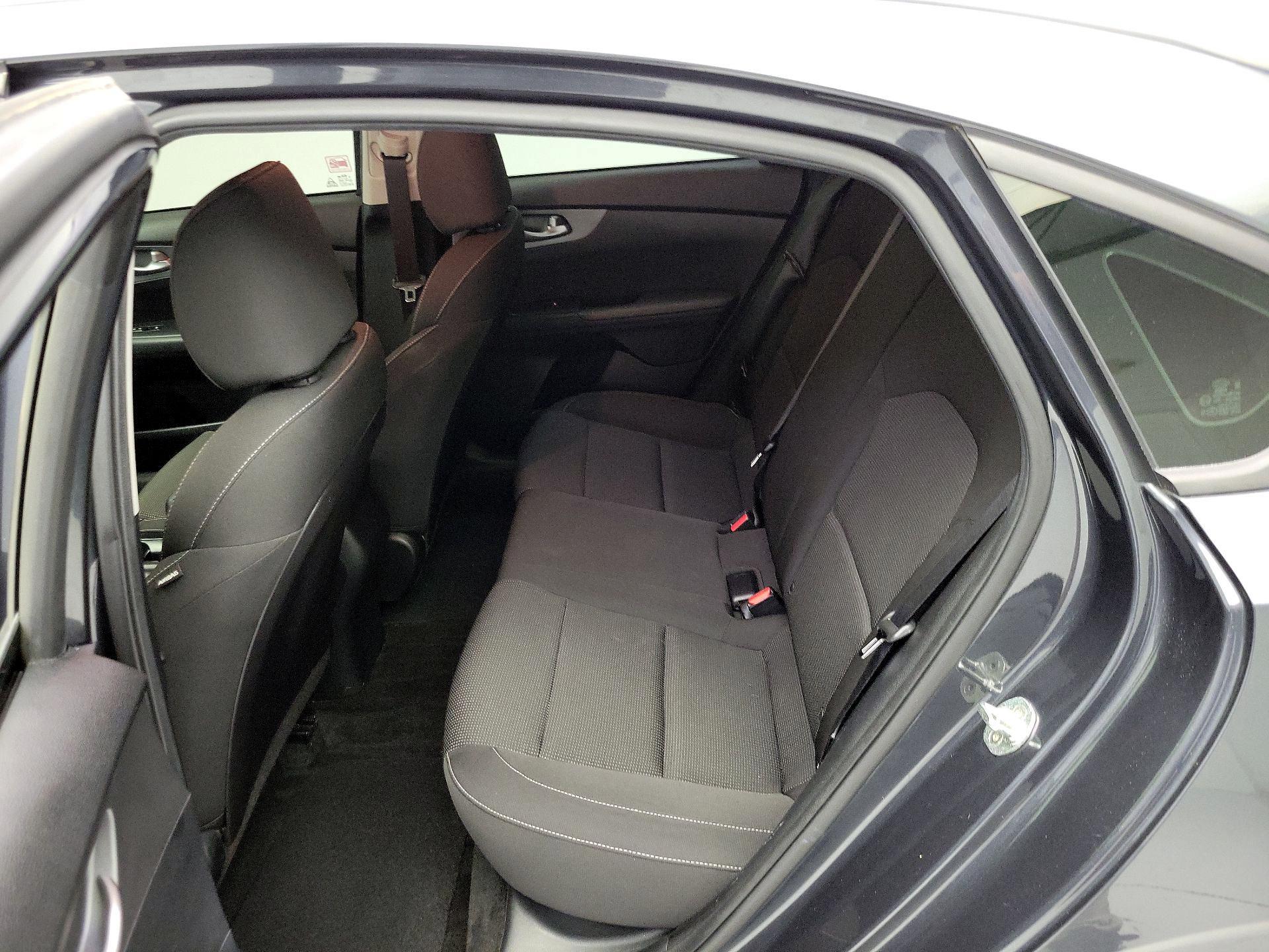 Thumbnail: 2019 Kia Forte - 19