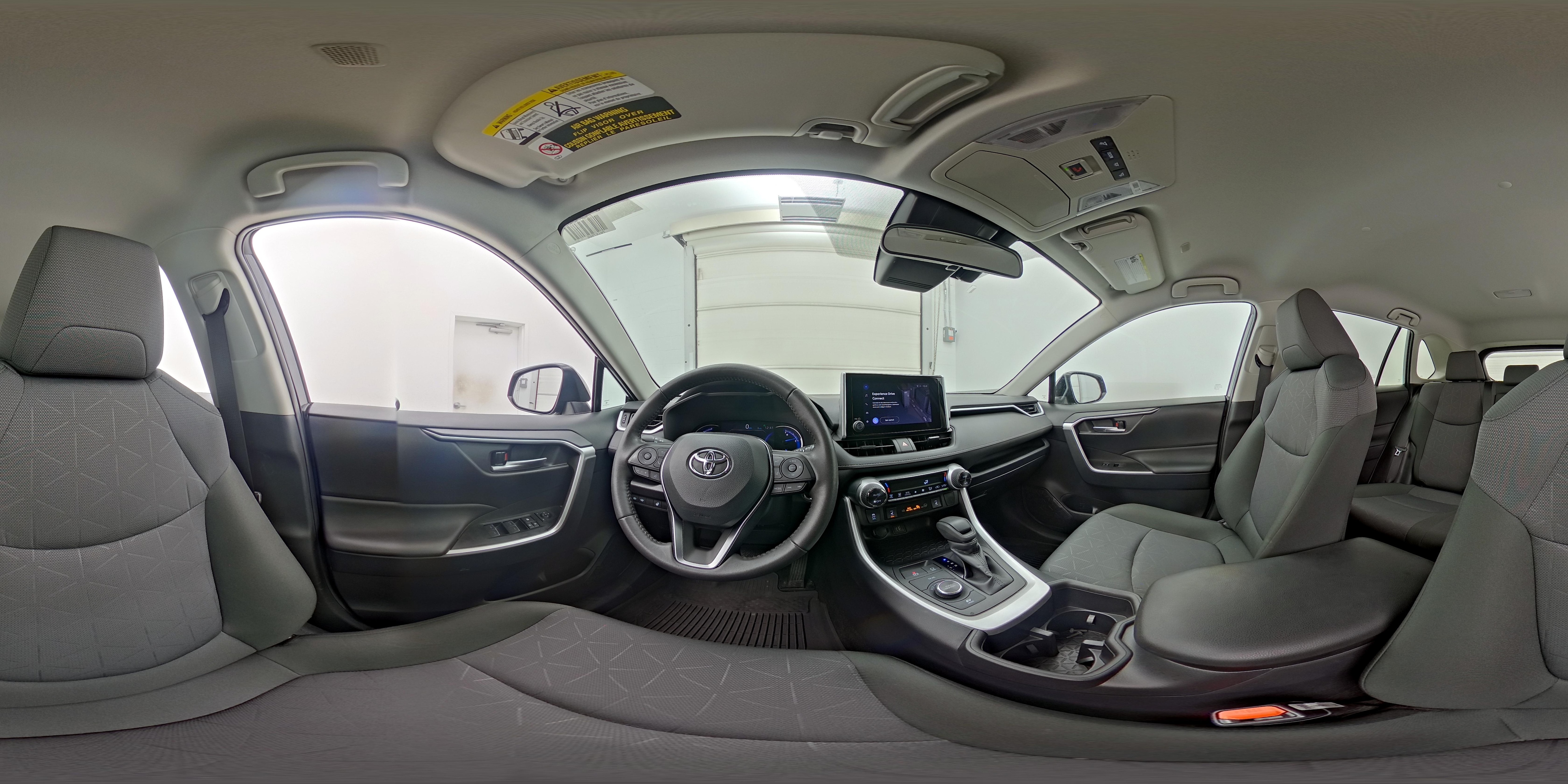 2025 Toyota RAV4 XLE - Photo 26