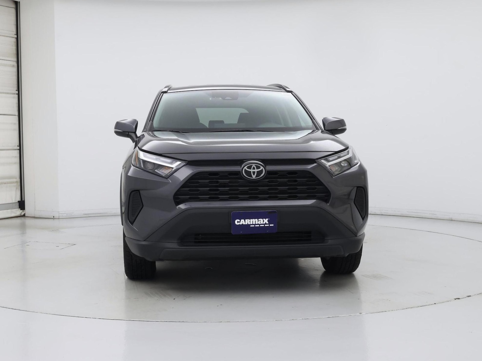 2025 Toyota RAV4 XLE - Photo 6