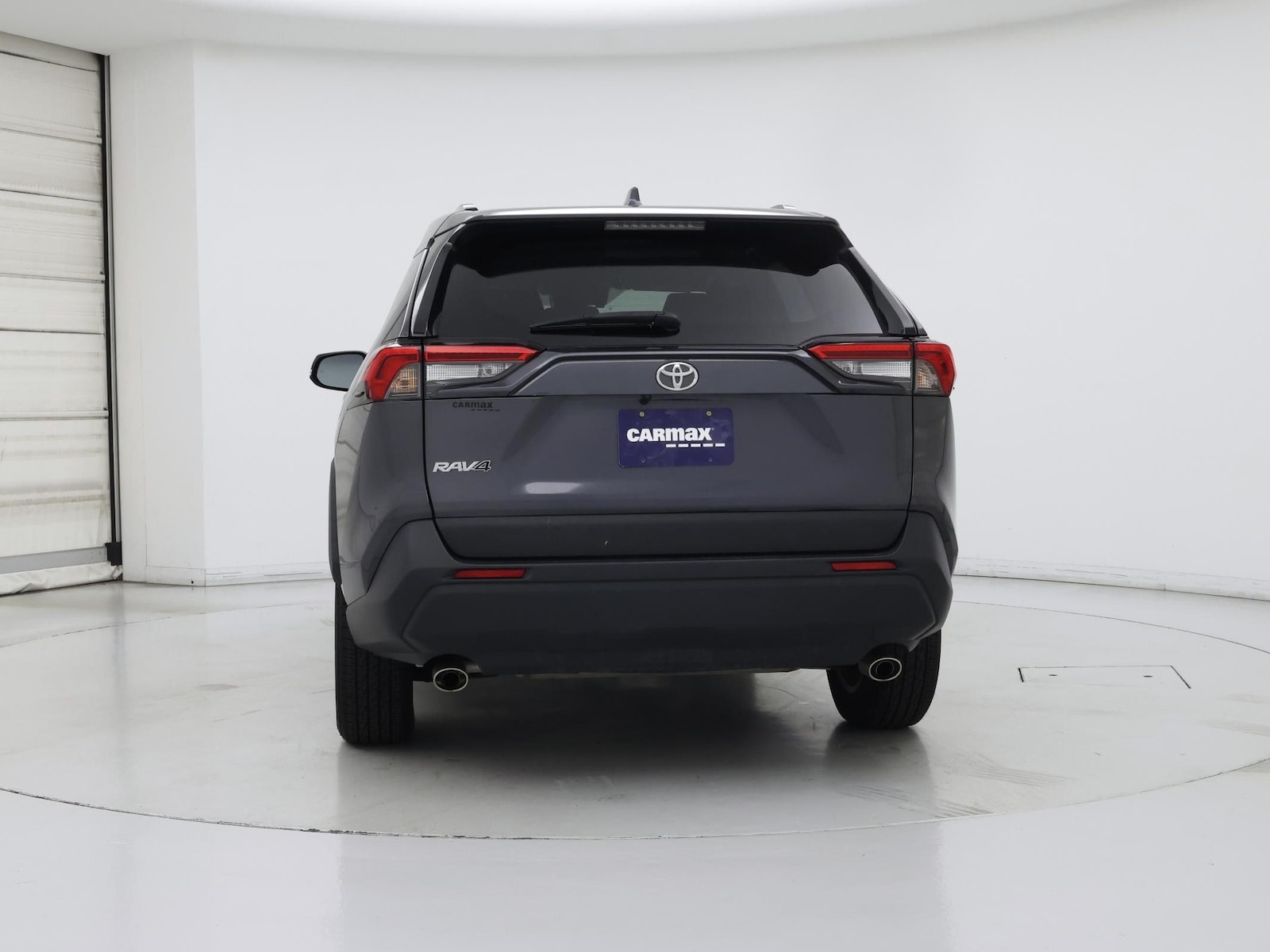 2025 Toyota RAV4 XLE - Photo 7