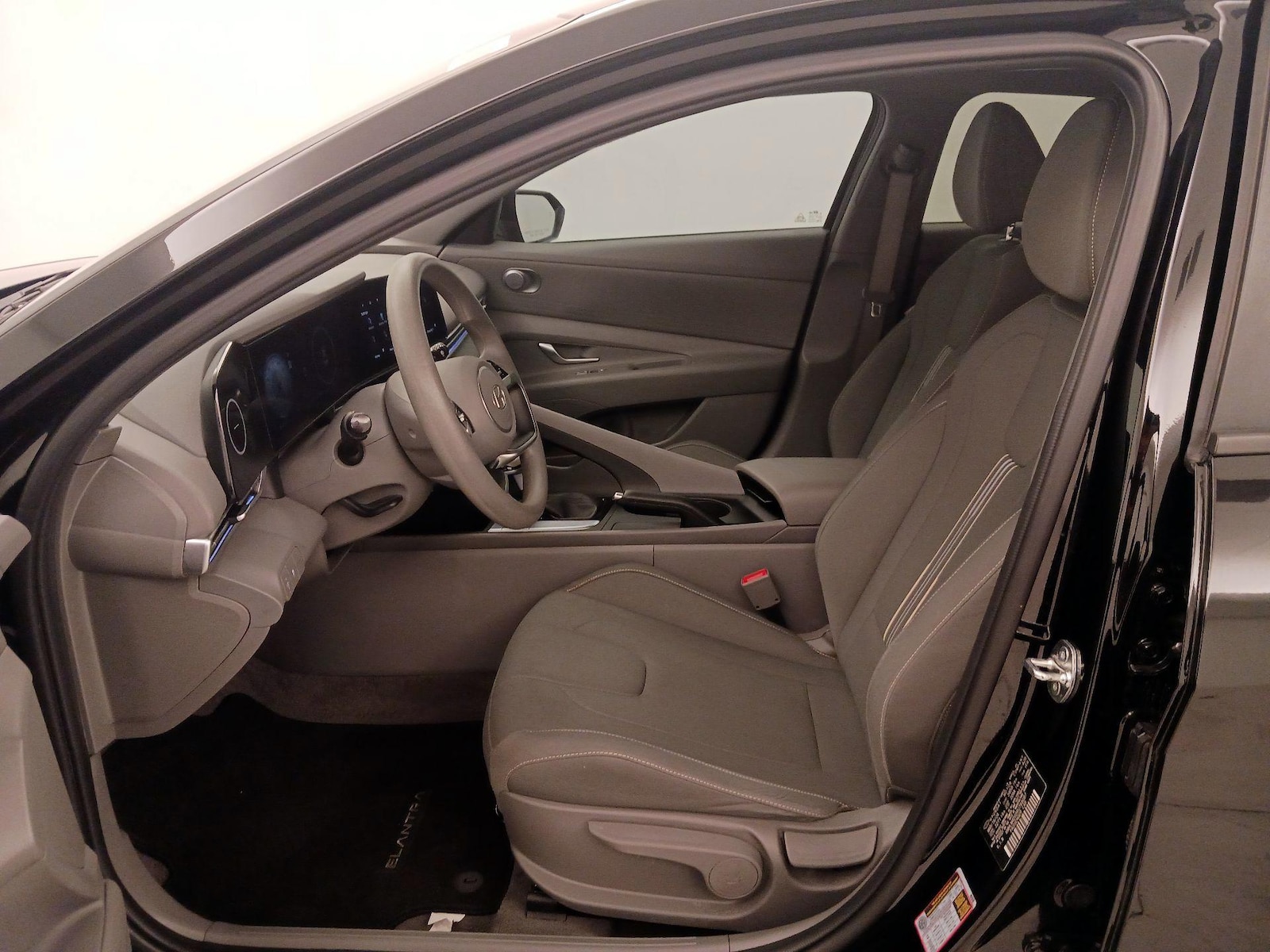 2024 Hyundai Elantra SEL - Photo 12