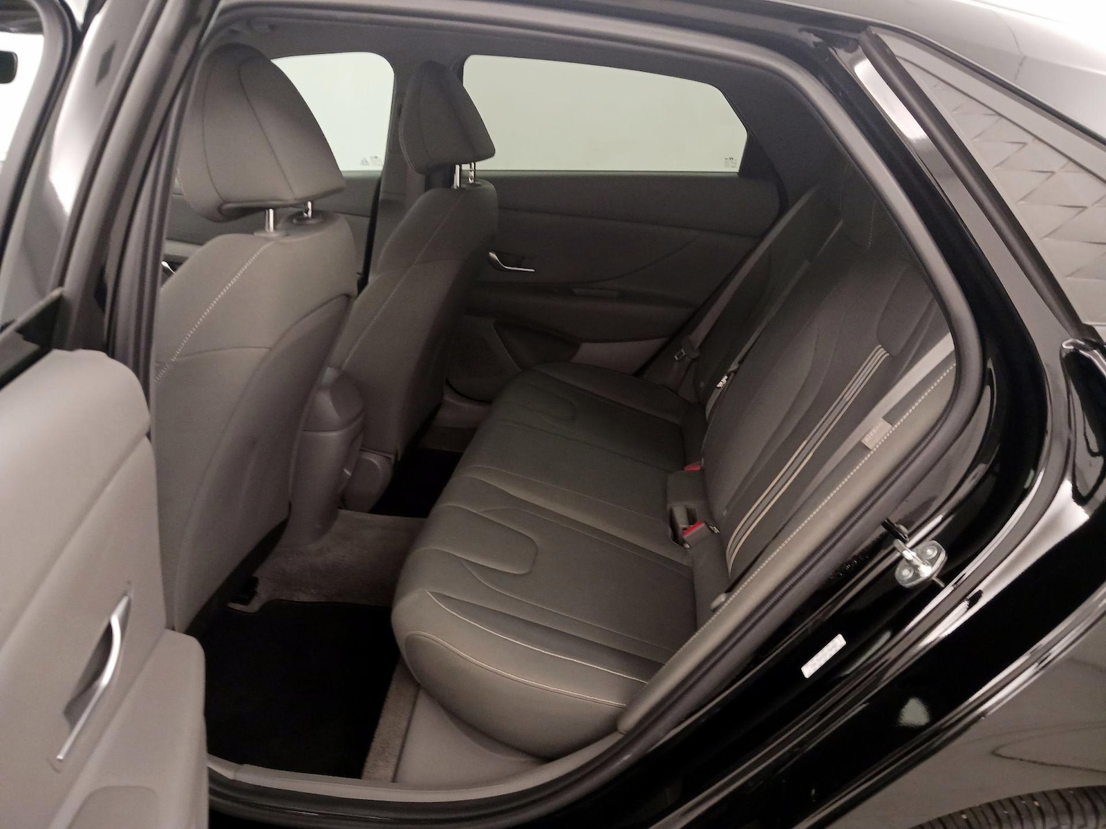 2024 Hyundai Elantra SEL - Photo 21