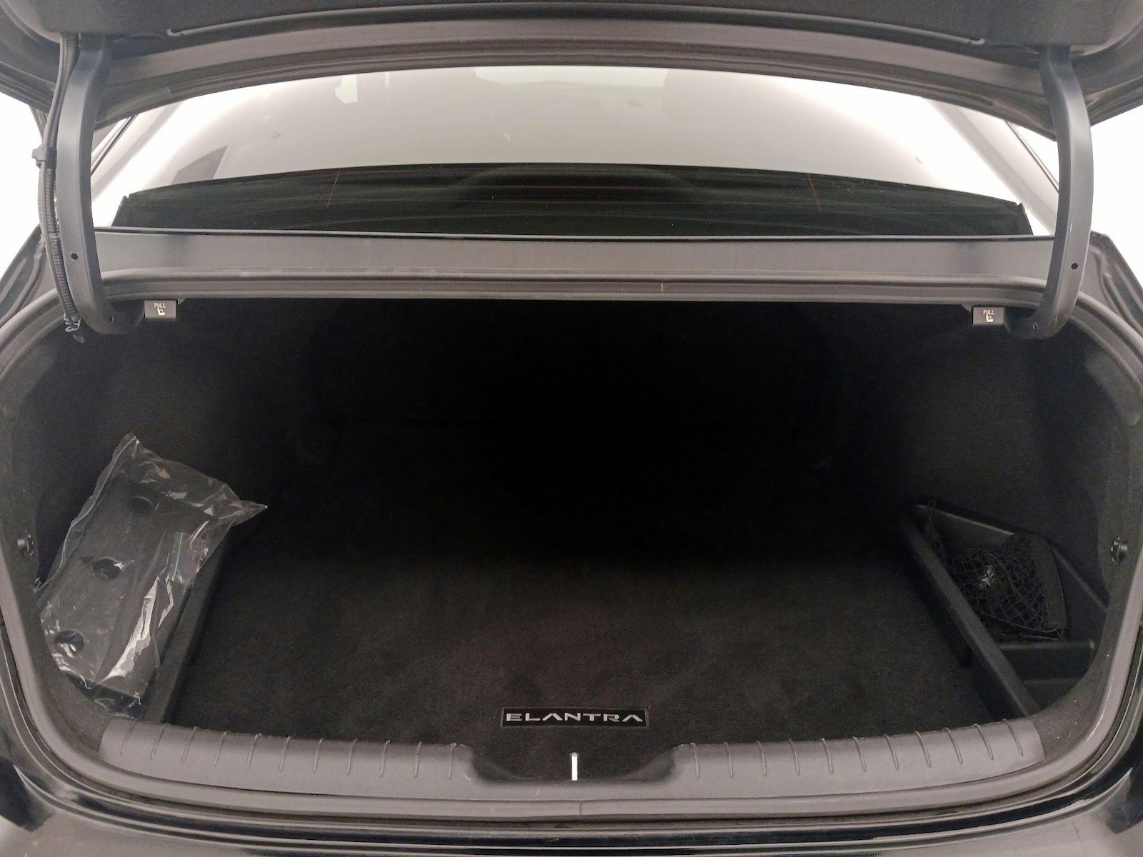 2024 Hyundai Elantra SEL - Photo 22