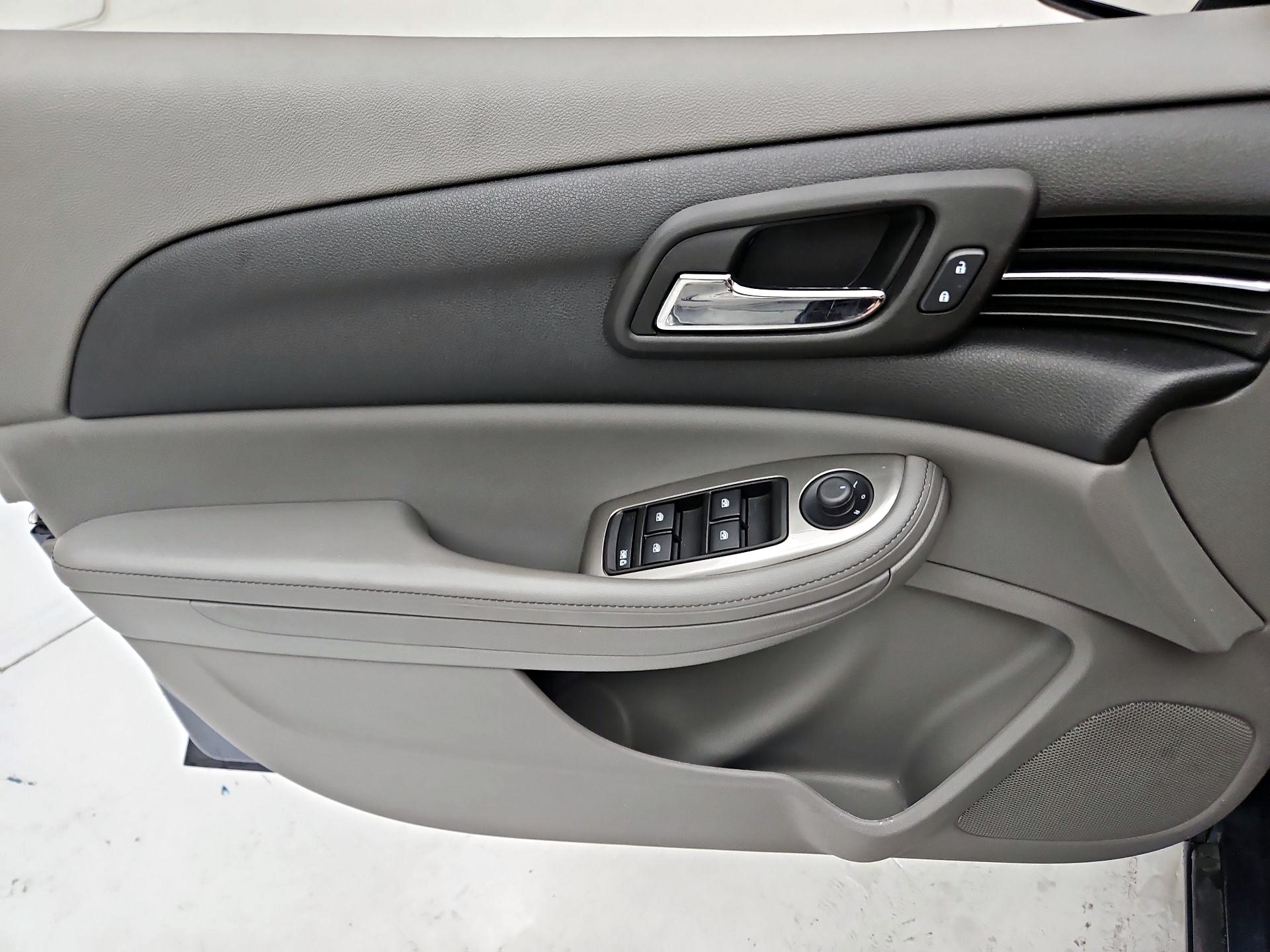 Thumbnail: 2014 Chevrolet Malibu - 12