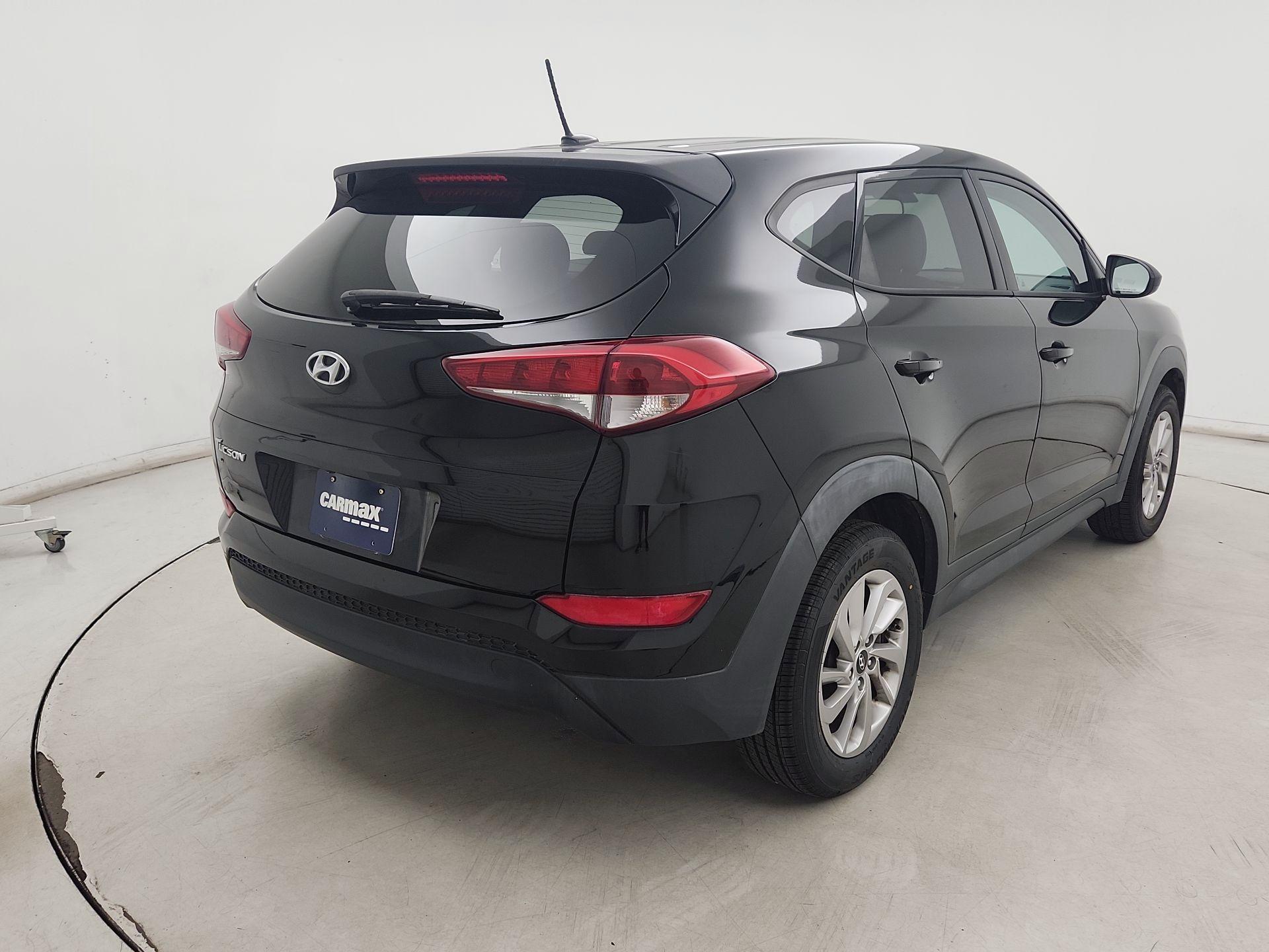 Thumbnail: 2016 Hyundai Tucson - 5