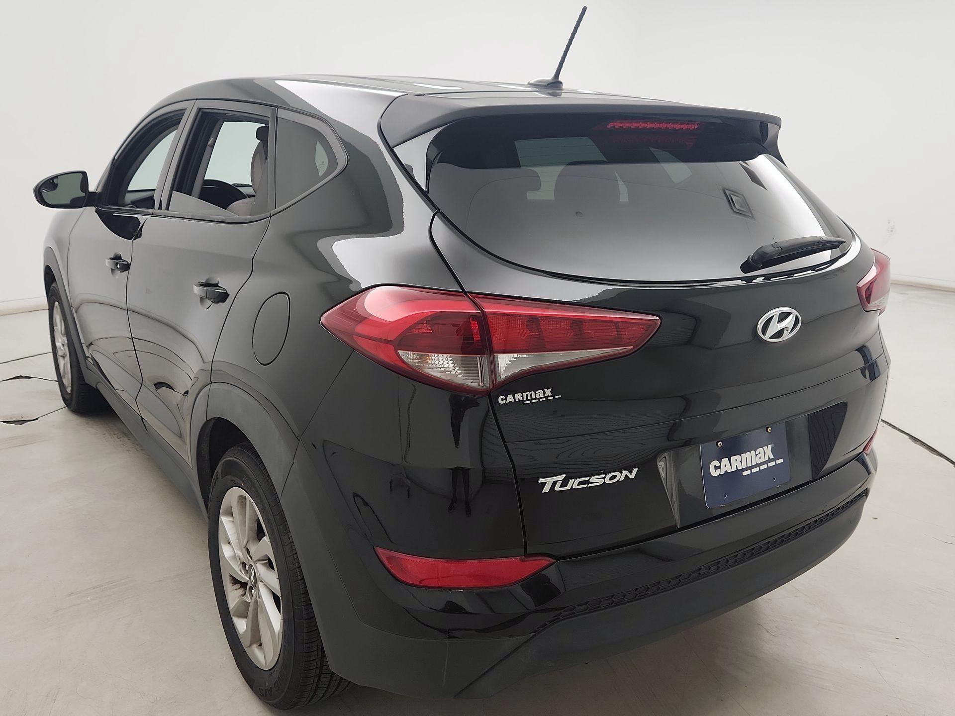 Thumbnail: 2016 Hyundai Tucson - 7