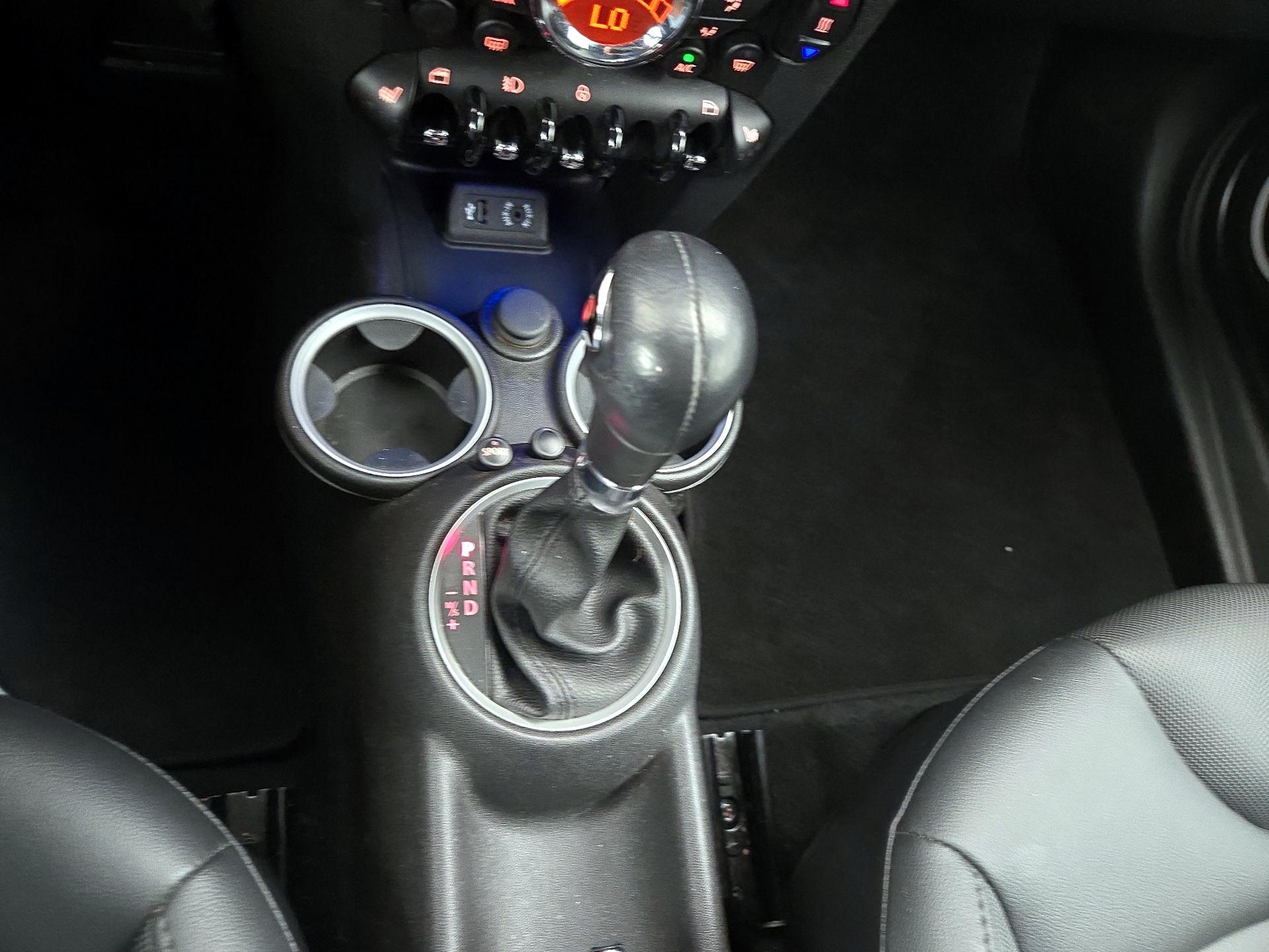 Thumbnail: 2015 MINI Cooper Roadster - 15