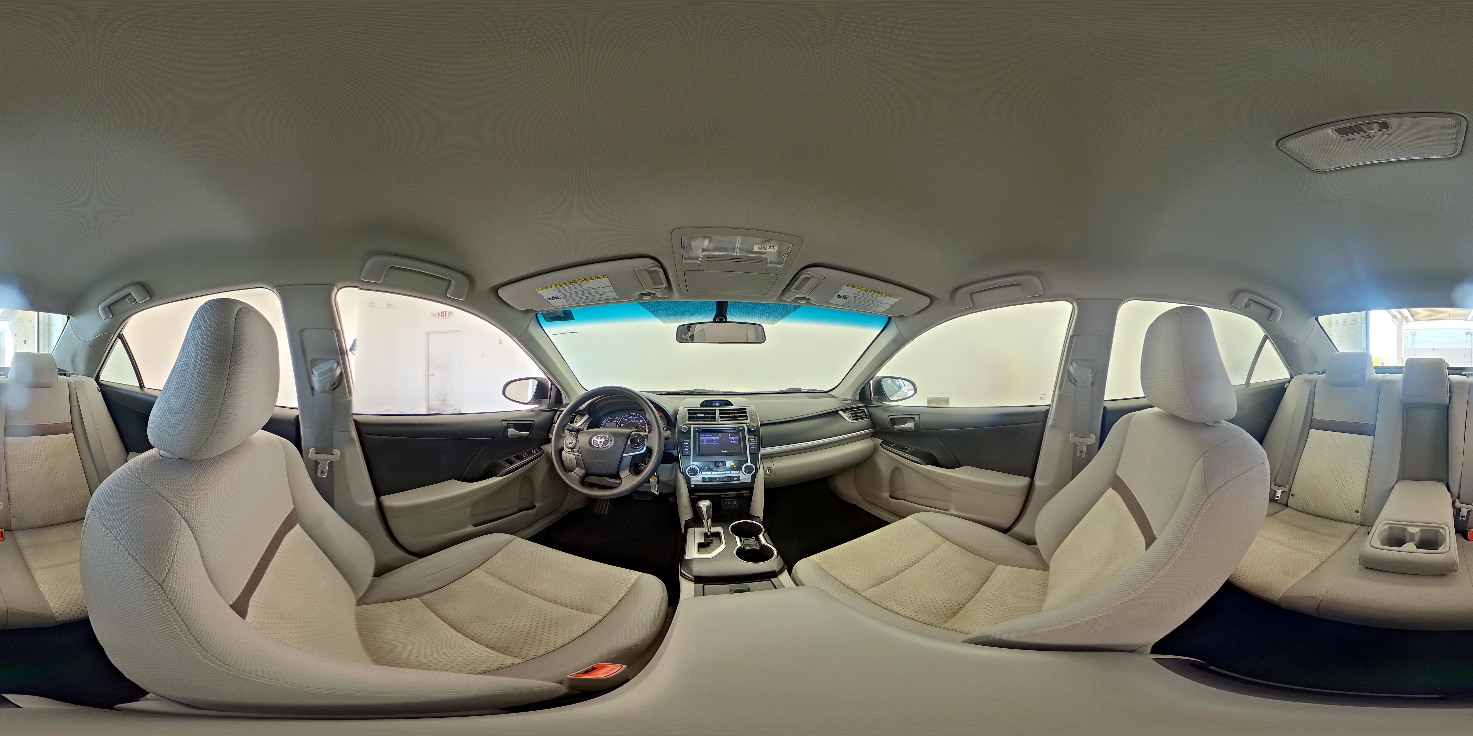 2014 Toyota Camry LE - Photo 25