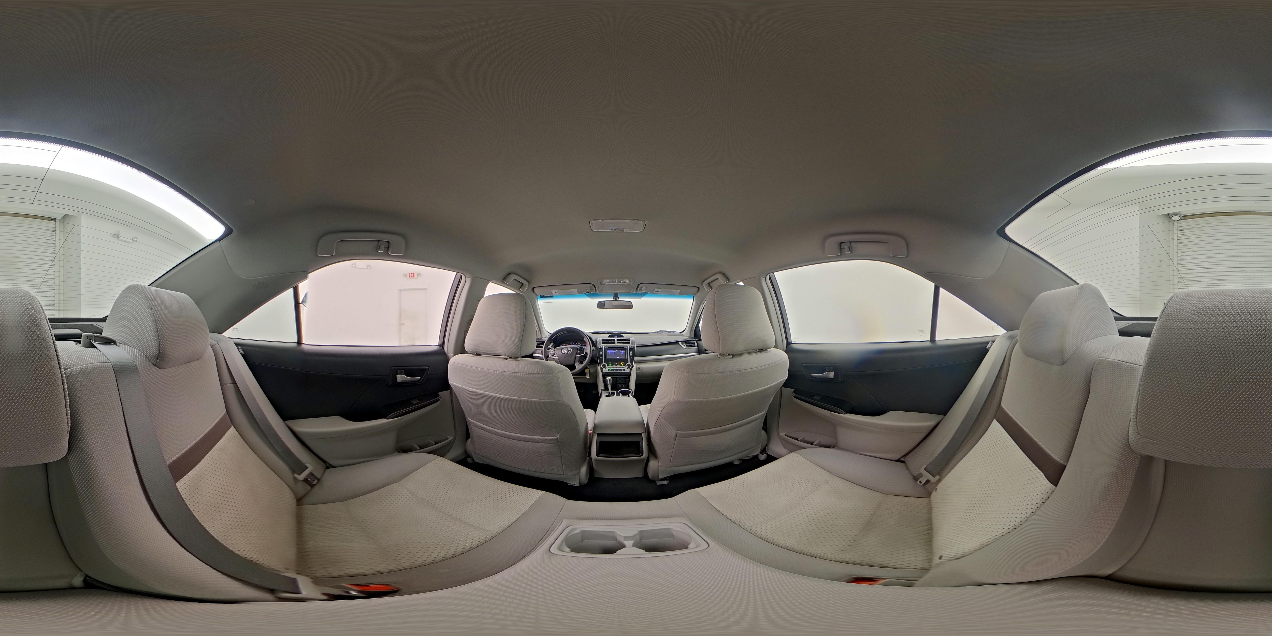 2014 Toyota Camry LE - Photo 26
