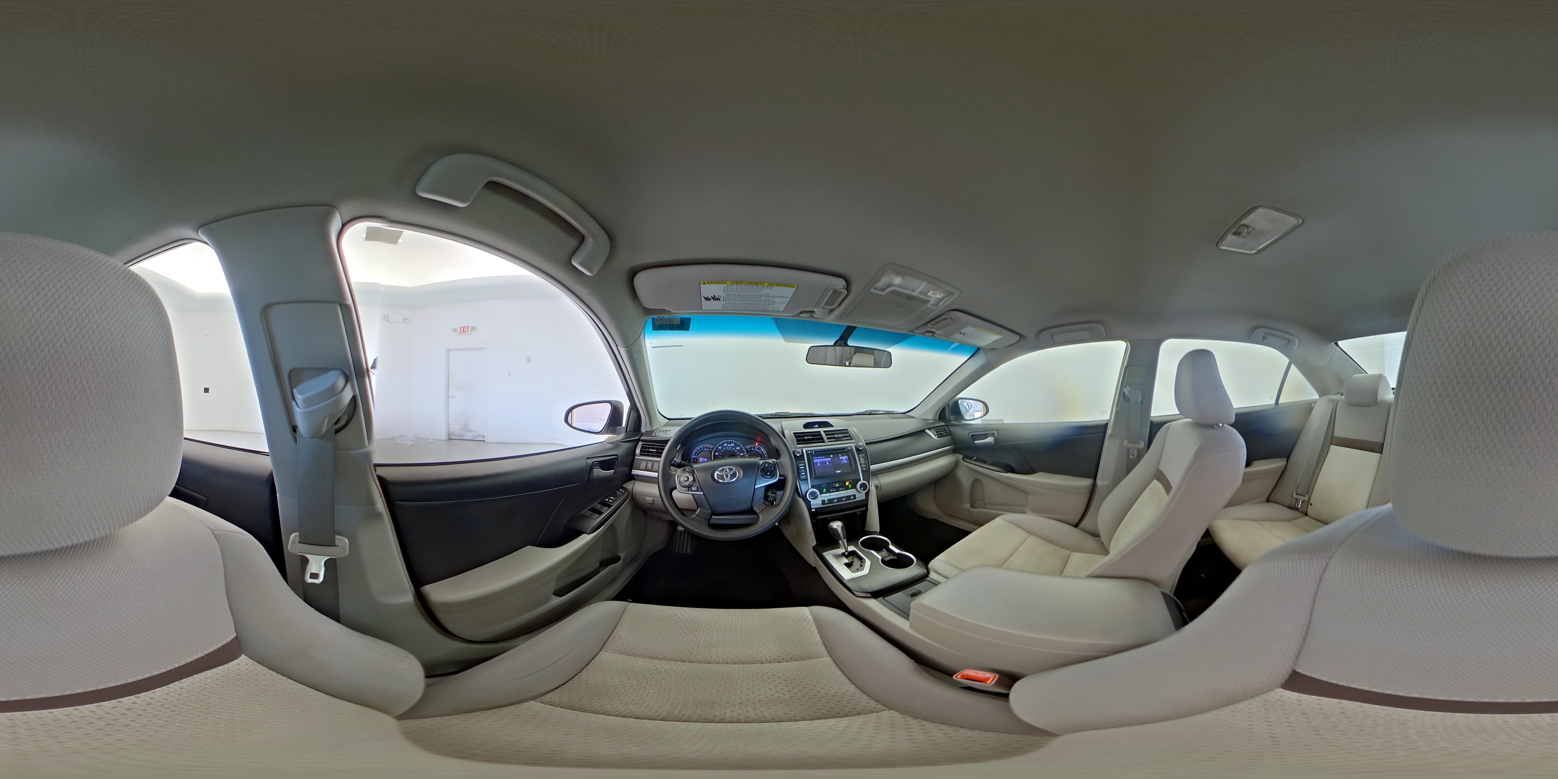 2014 Toyota Camry LE - Photo 27