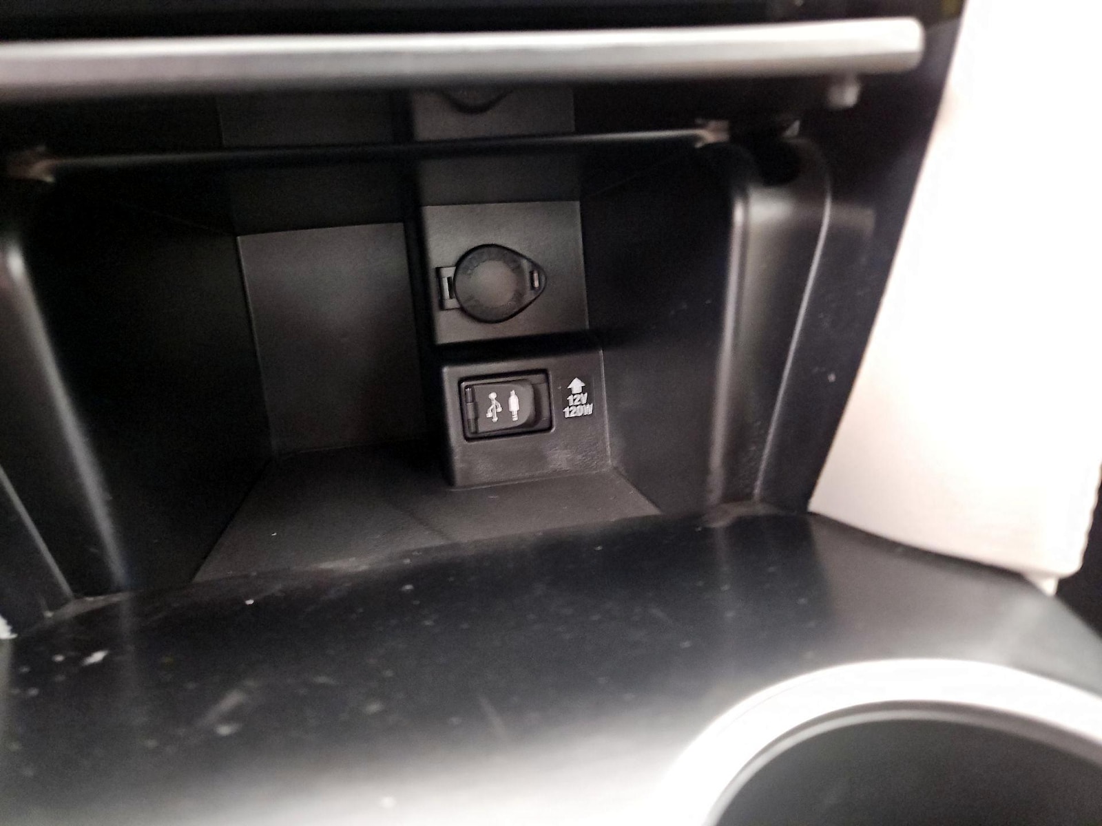2014 Toyota Camry LE - Photo 20