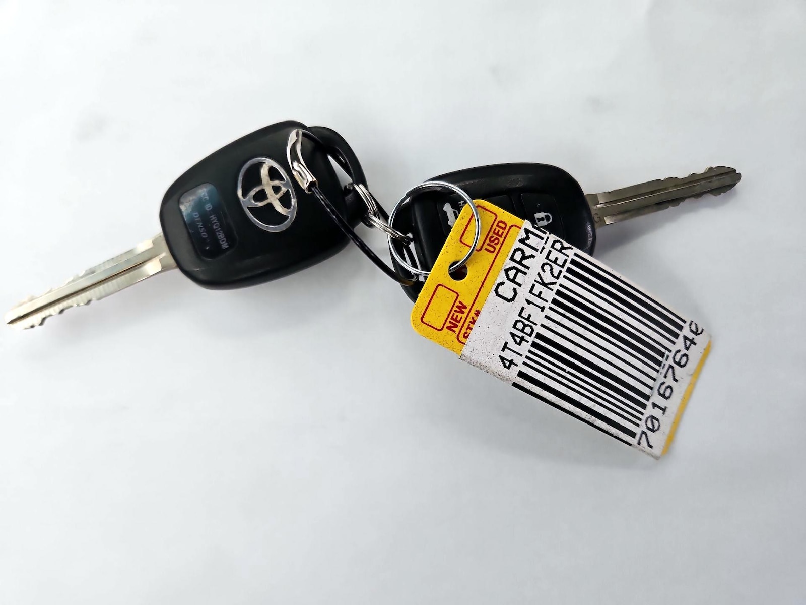 2014 Toyota Camry LE - Photo 24