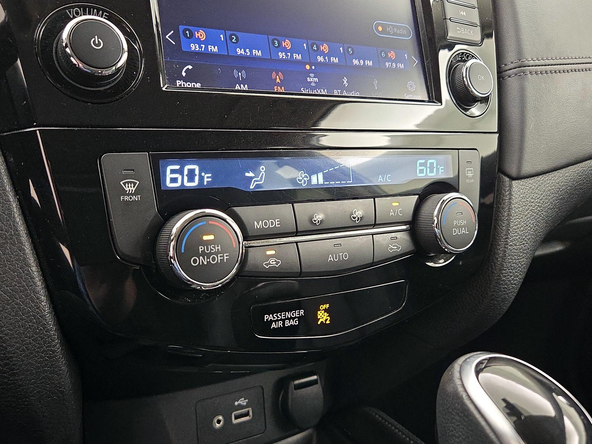 Thumbnail: 2019 Nissan Rogue - 17