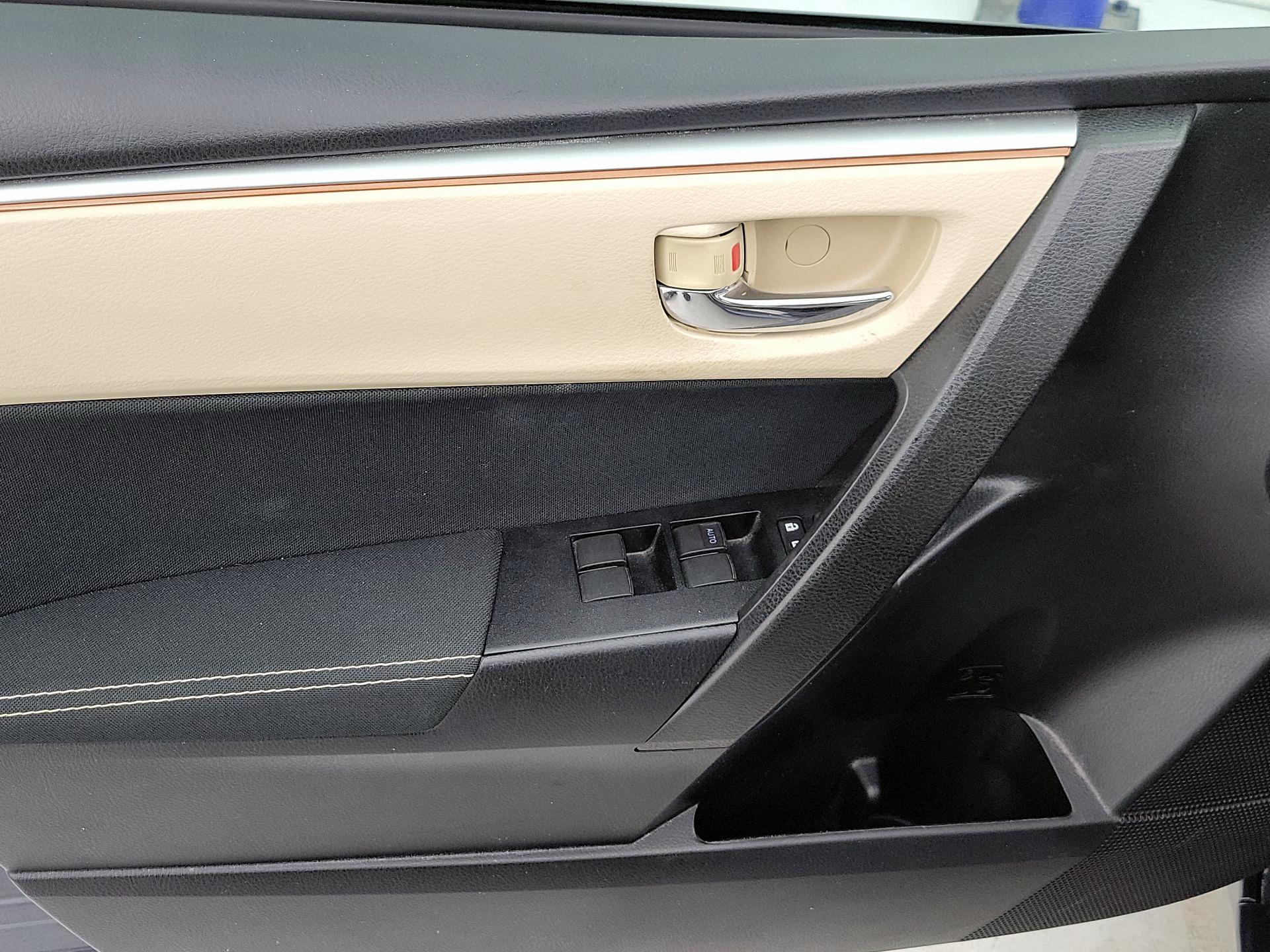 Thumbnail: 2016 Toyota Corolla - 12