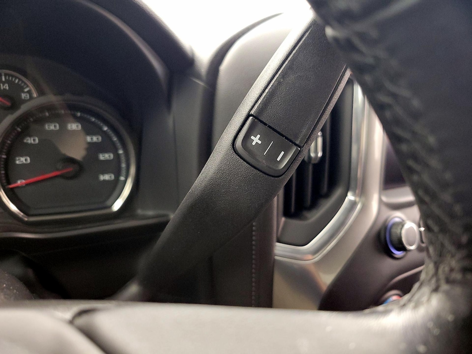 2019 Chevrolet Silverado 1500 LT Trail Boss - Photo 18