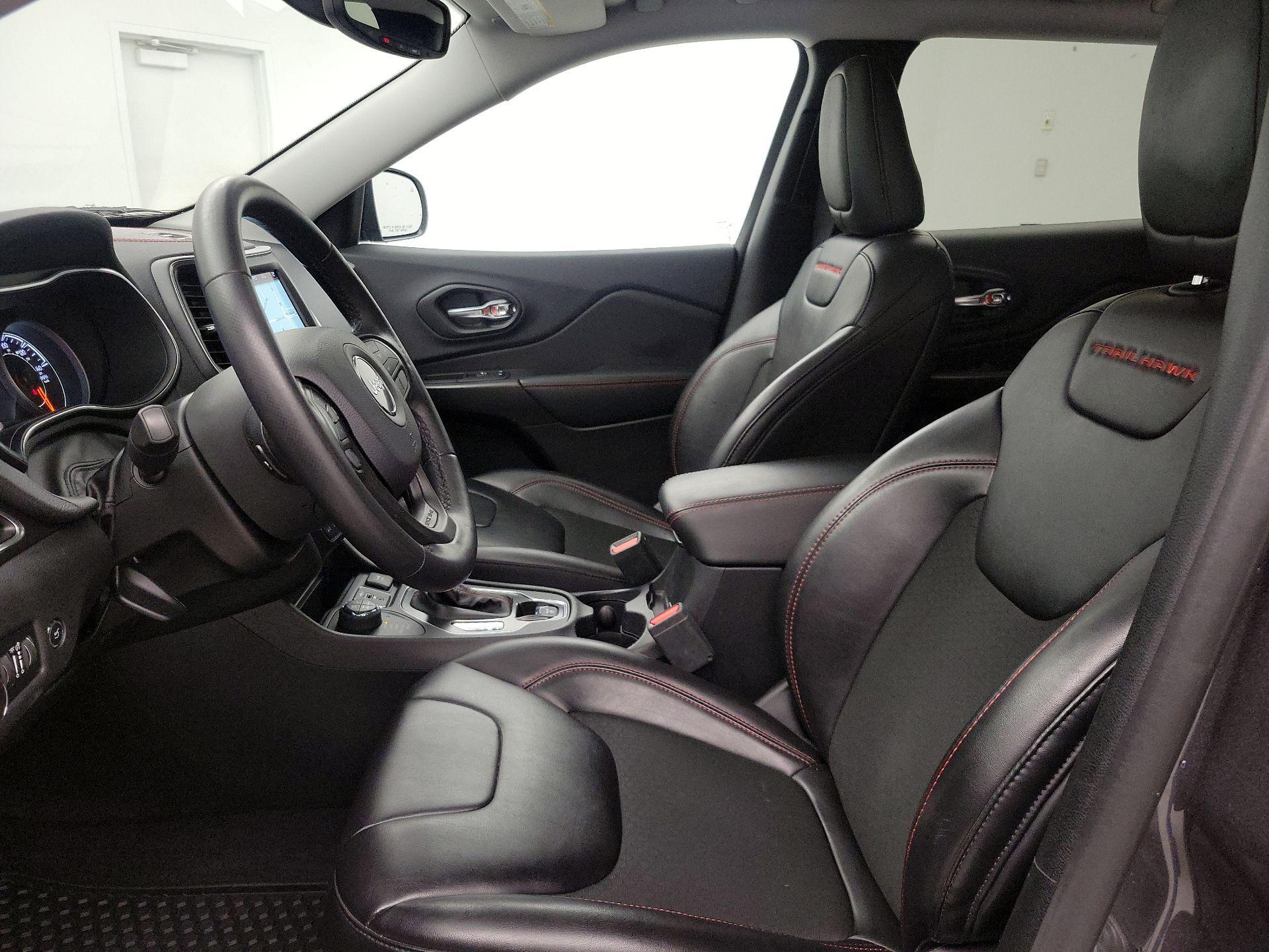 Thumbnail: 2020 Jeep Cherokee - 11